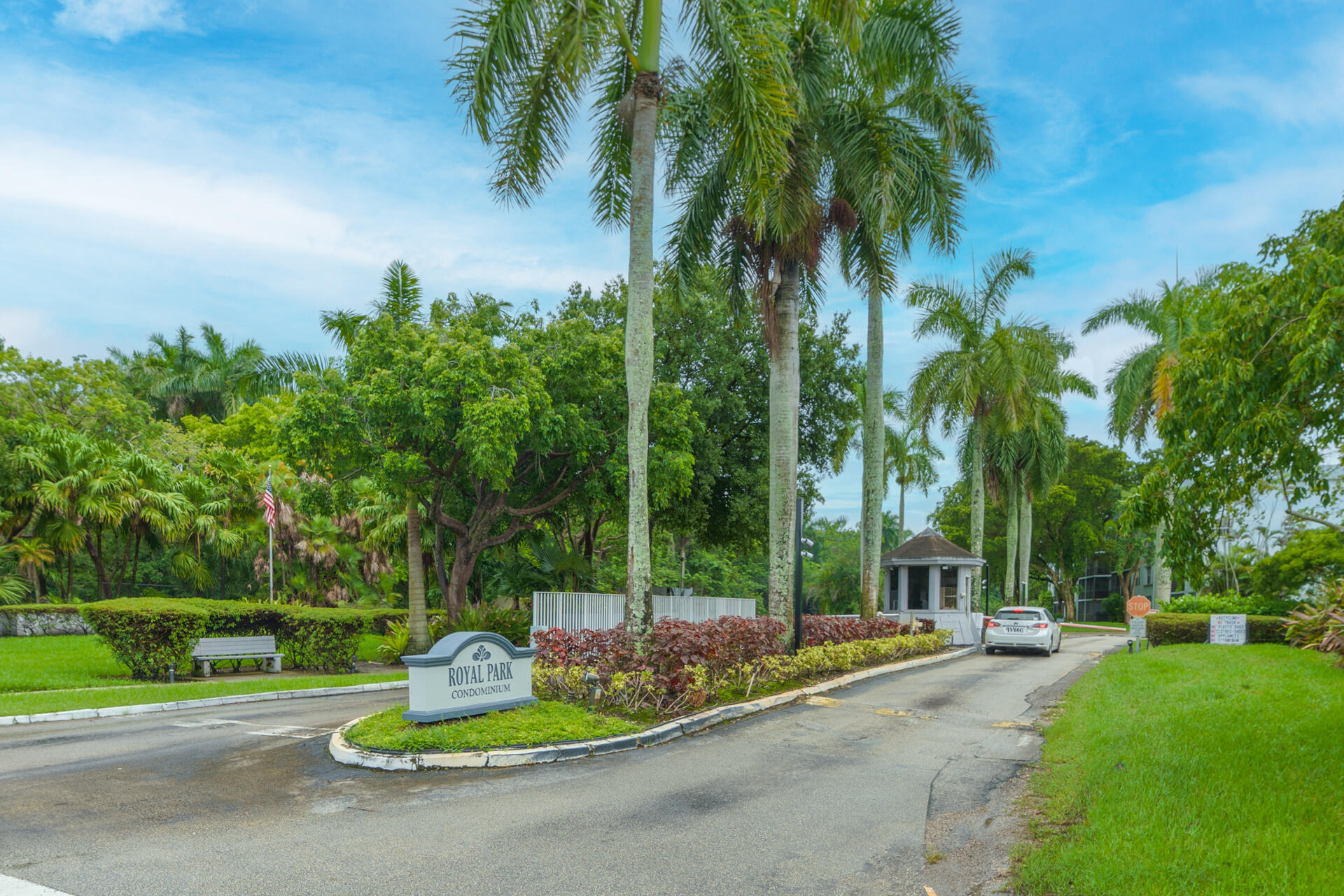 Royal Park Dr, Oakland Park, FL 33309