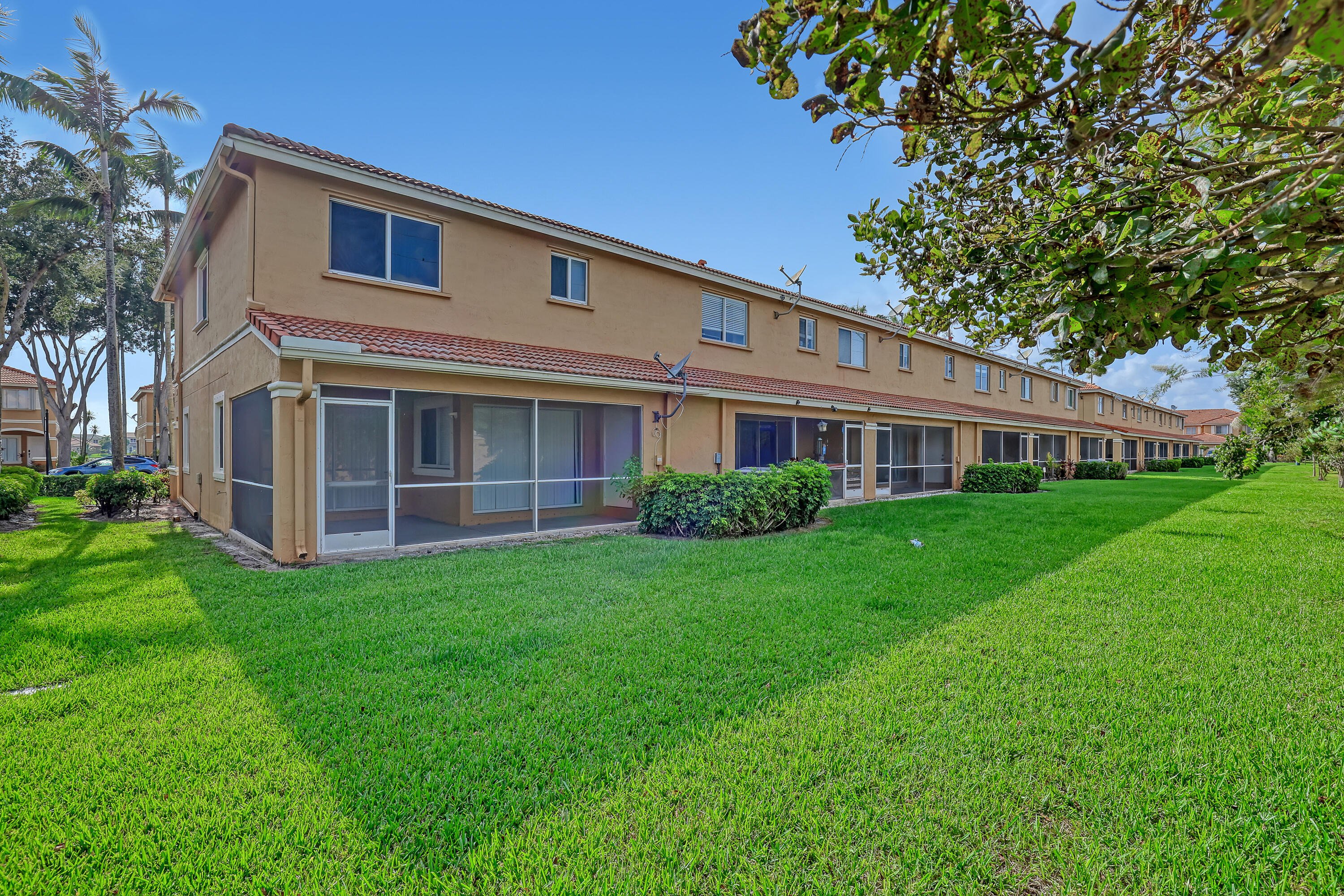 Waddell Ave, West Palm Beach, FL 33411