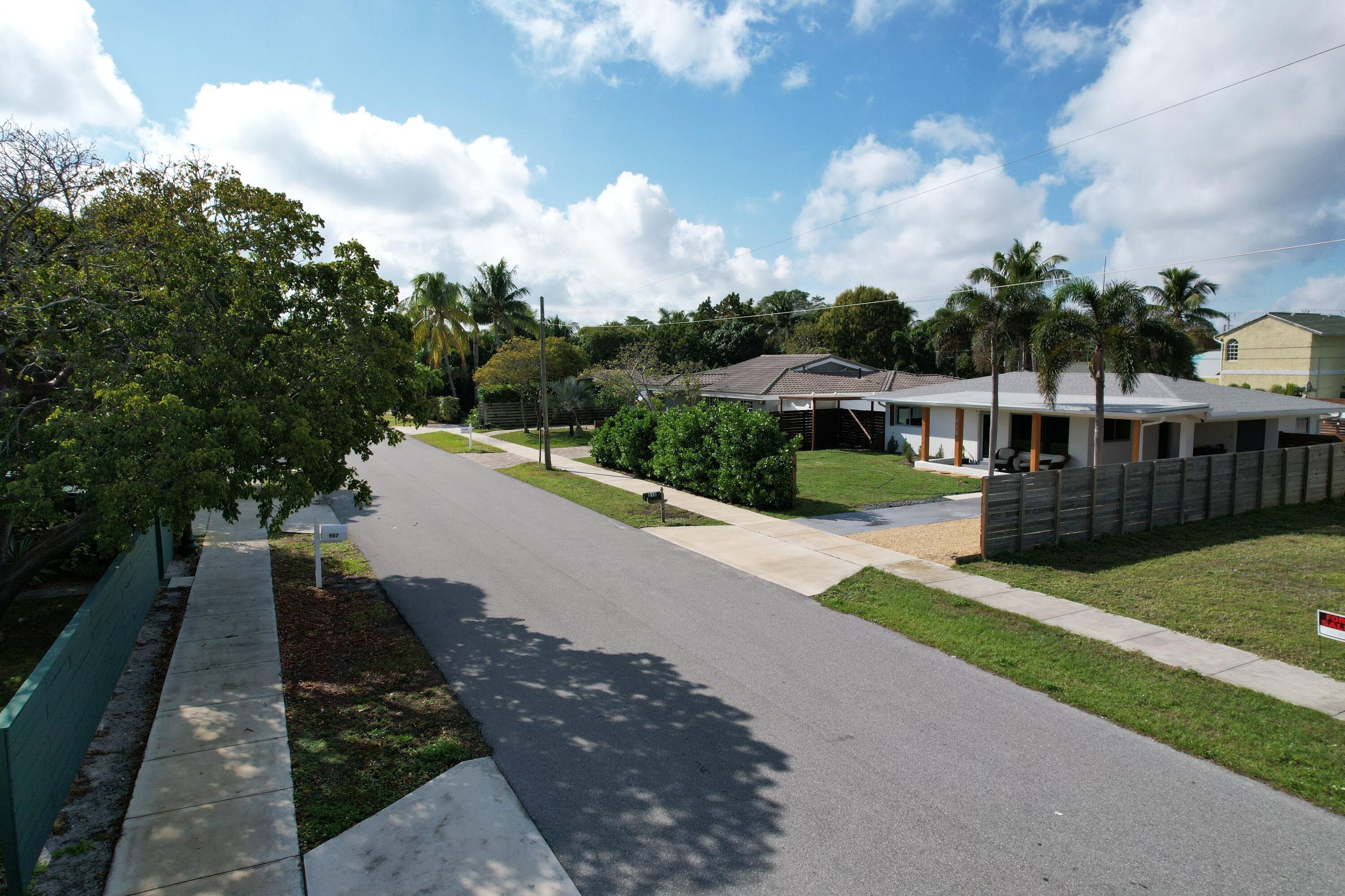 3rd Ave, Delray Beach, FL 33483