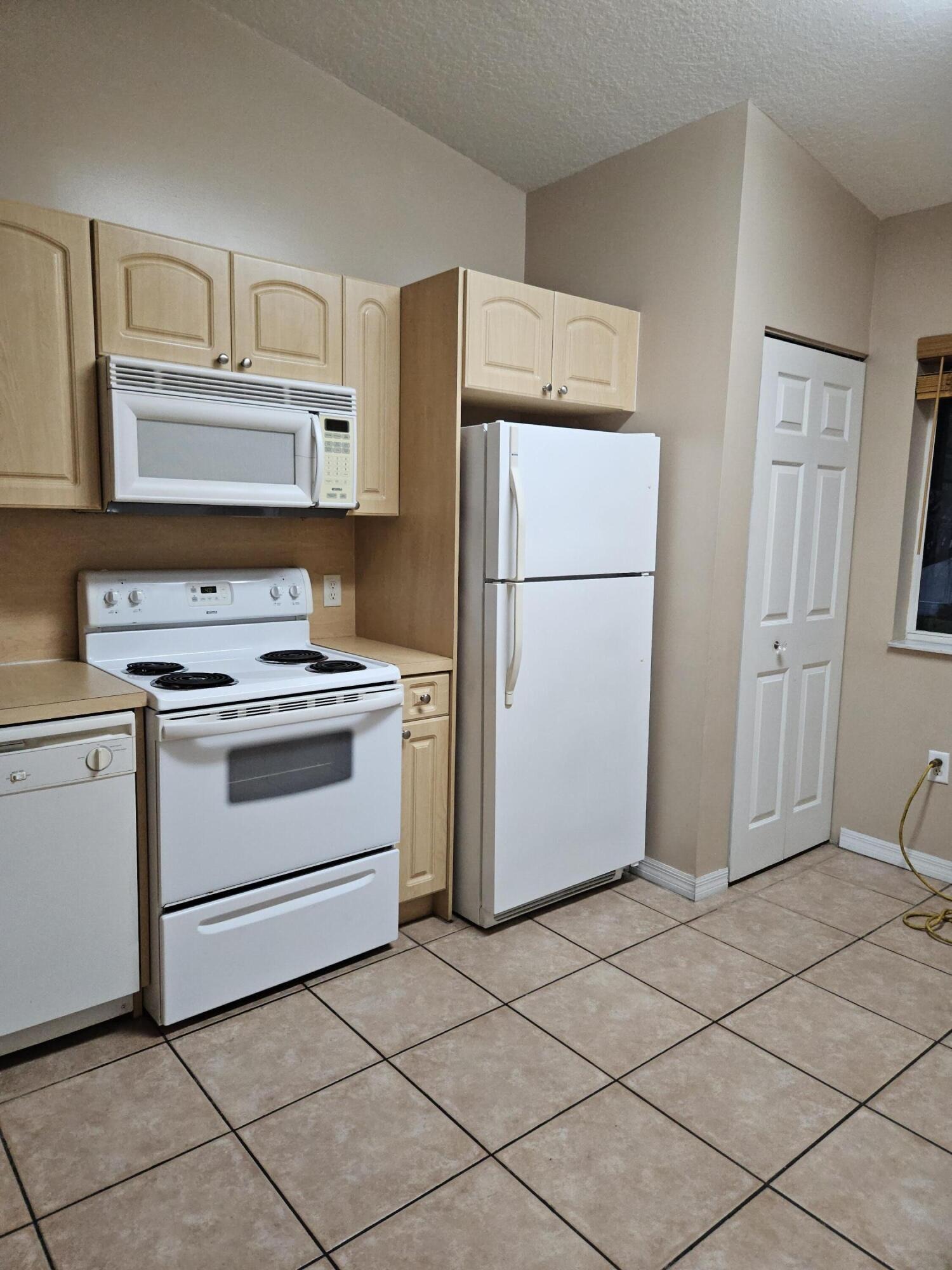 6th St, Pembroke Pines, FL 33024 #1
