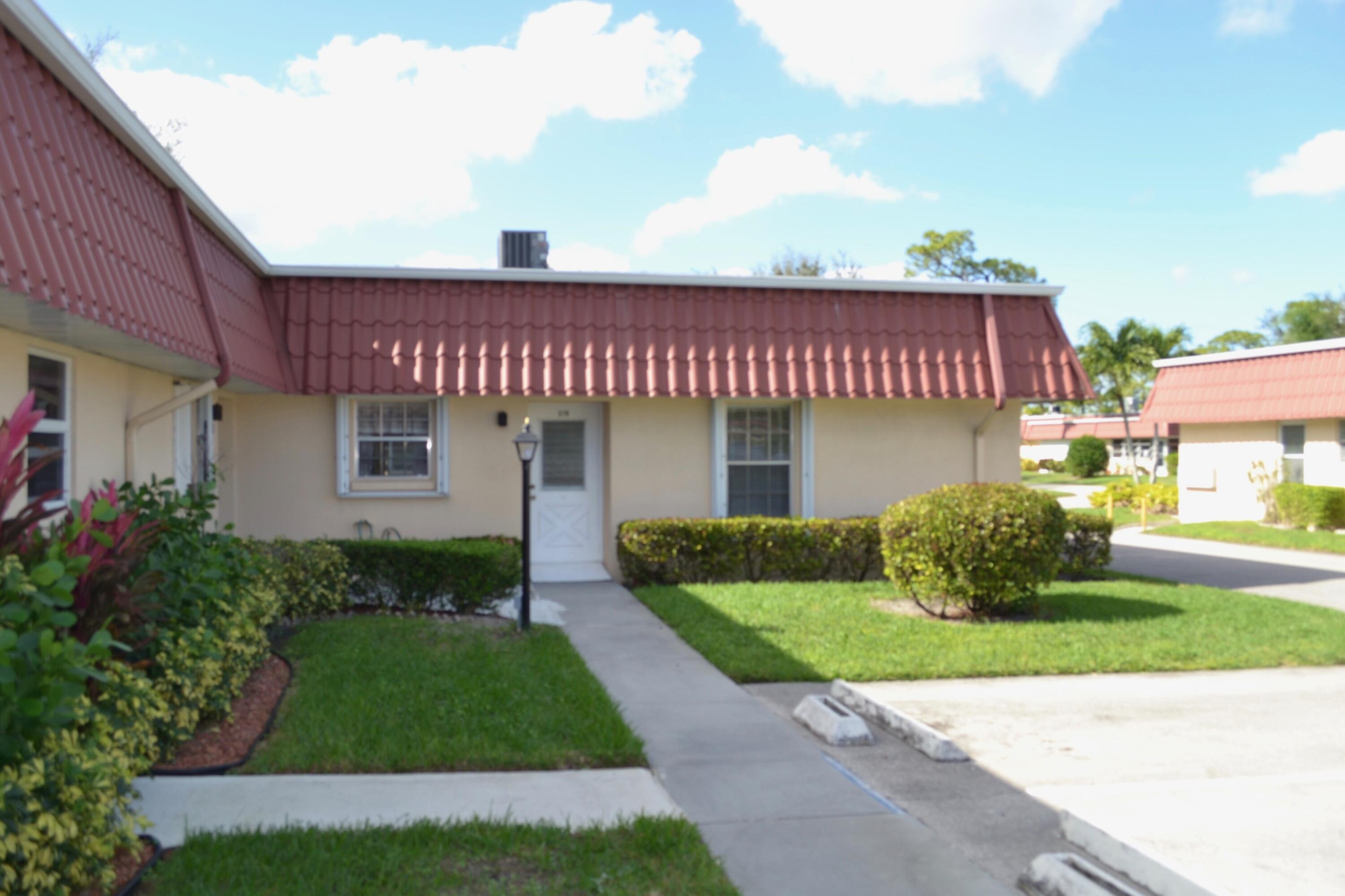 Laconia Cir, Lake Worth, FL 33467