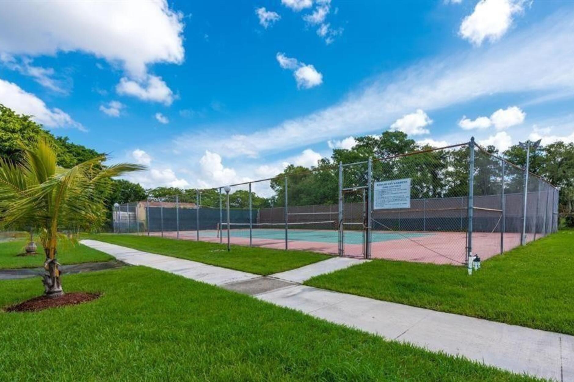 Colony Cir, Tamarac, FL 33321