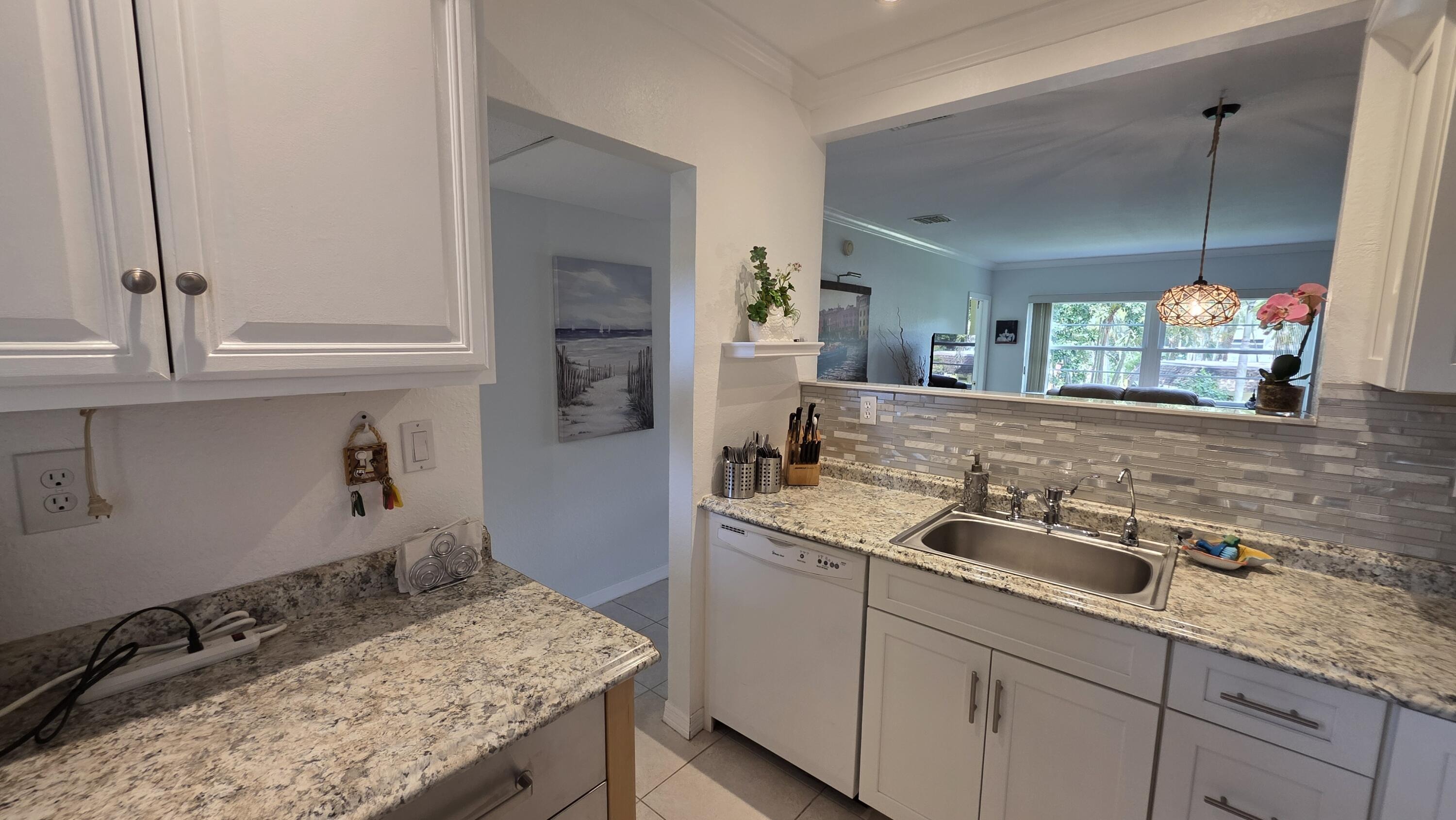 Oakland Park Blvd, Lauderdale Lakes, FL 33313