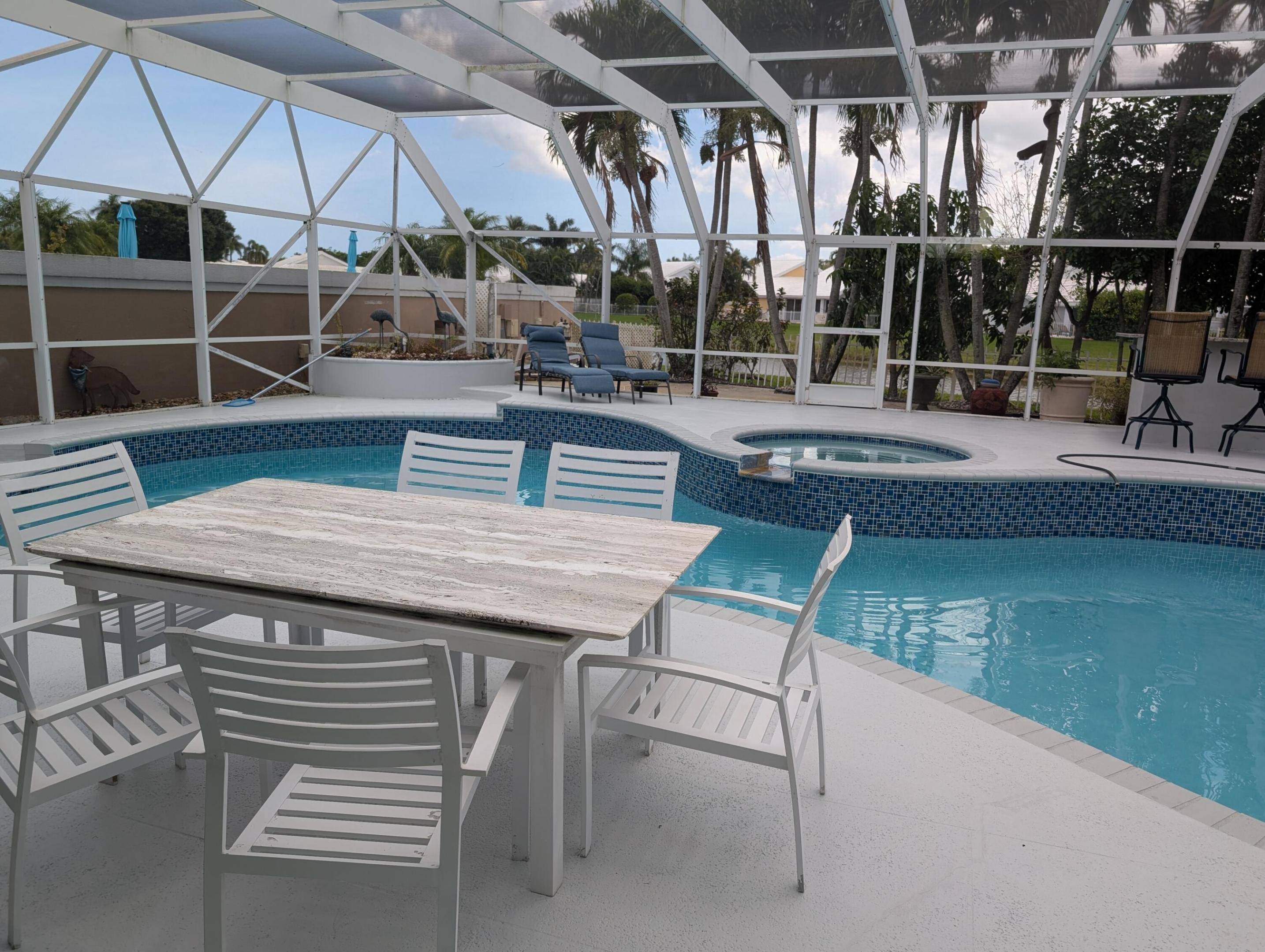 Saratoga Bay Dr, West Palm Beach, FL 33409