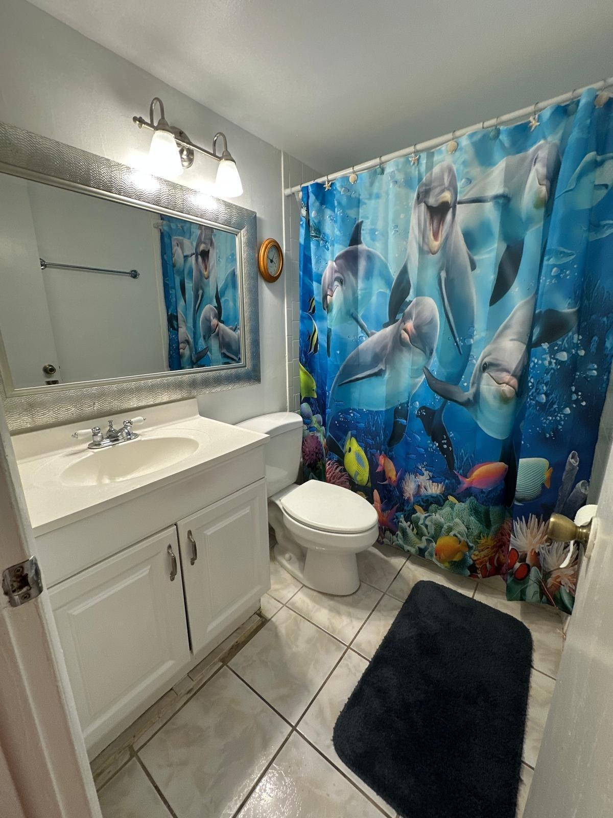 White Pine Cir, Greenacres, FL 33415