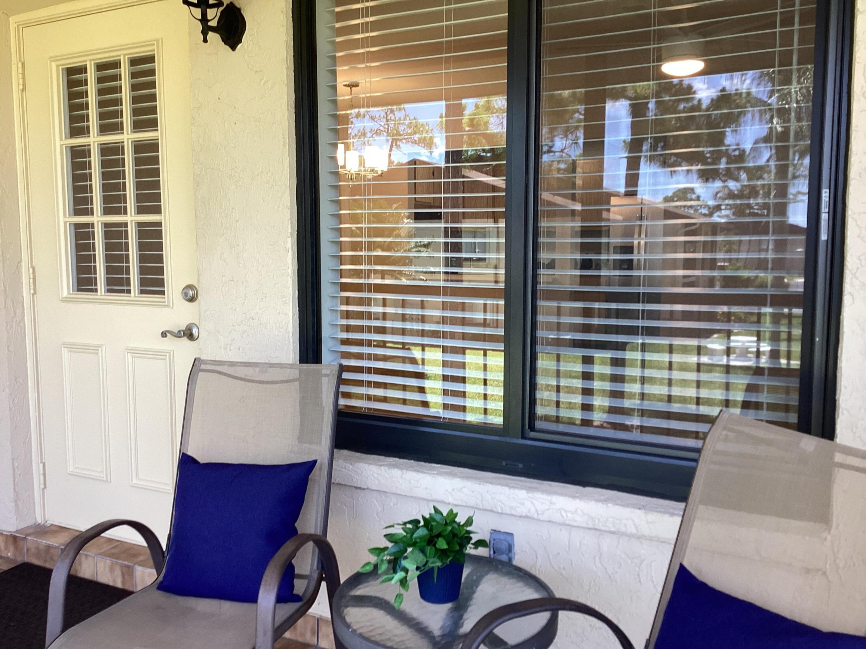Pine Glen Ln, Greenacres, FL 33463