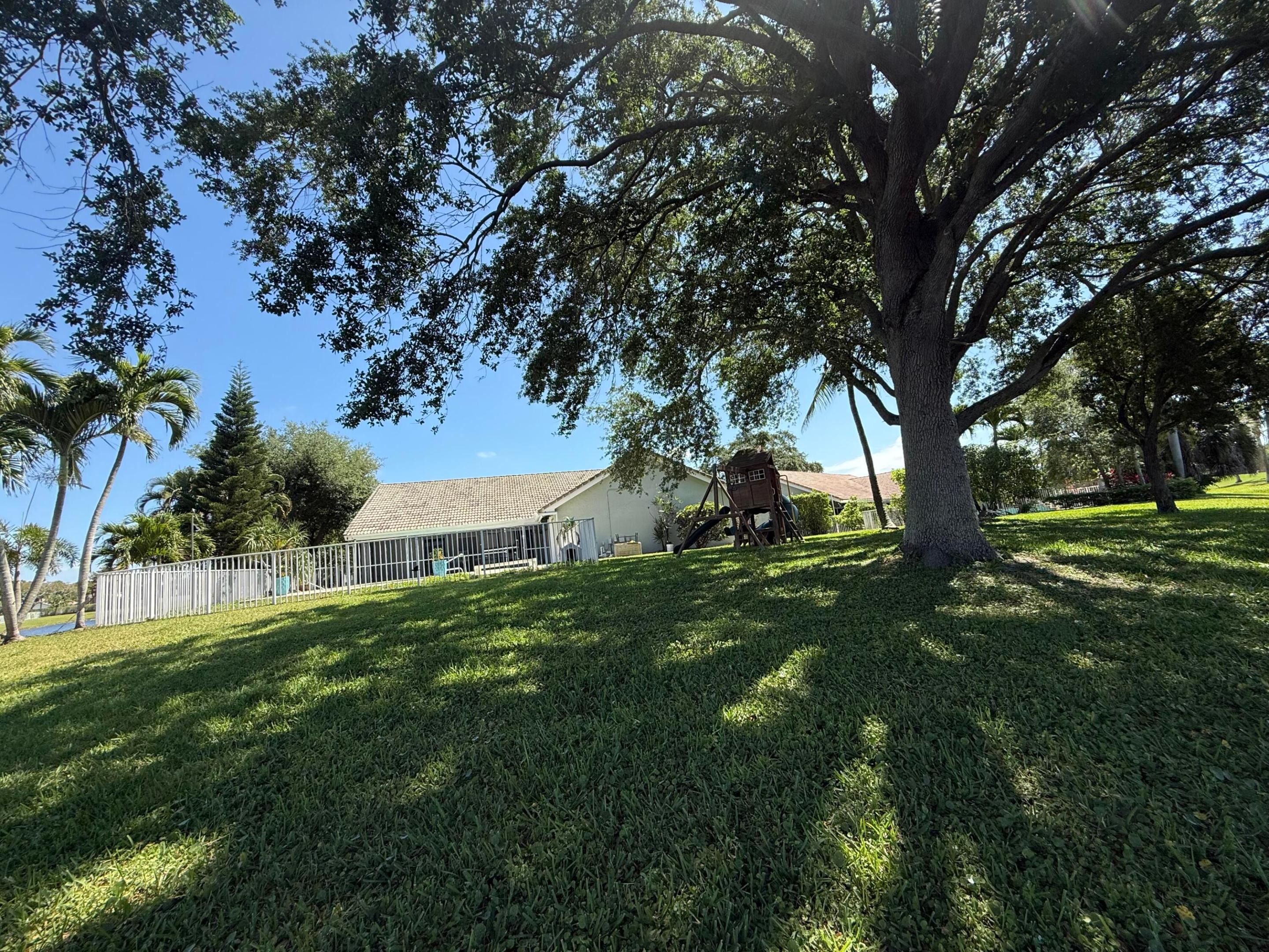 Wedgewood Village Cir, Lake Worth, FL 33463