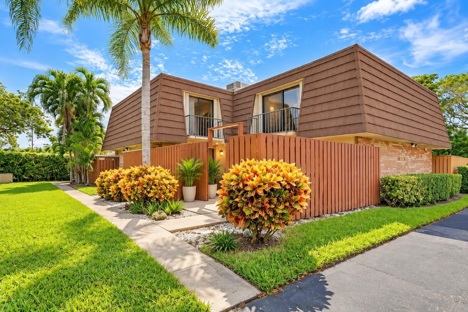 August Dr, Lake Worth, FL 33461
