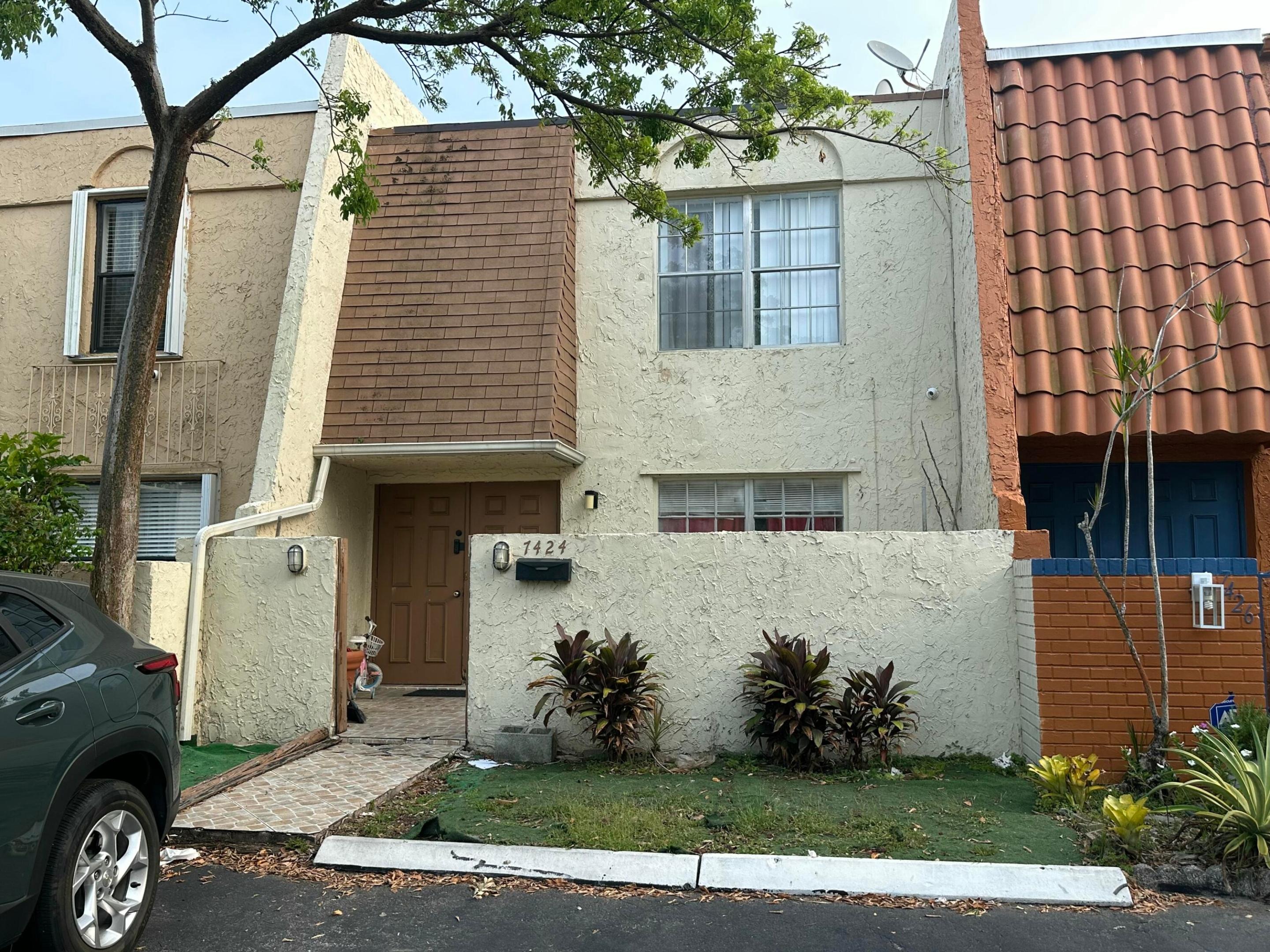 75th St, Tamarac, FL 33321
