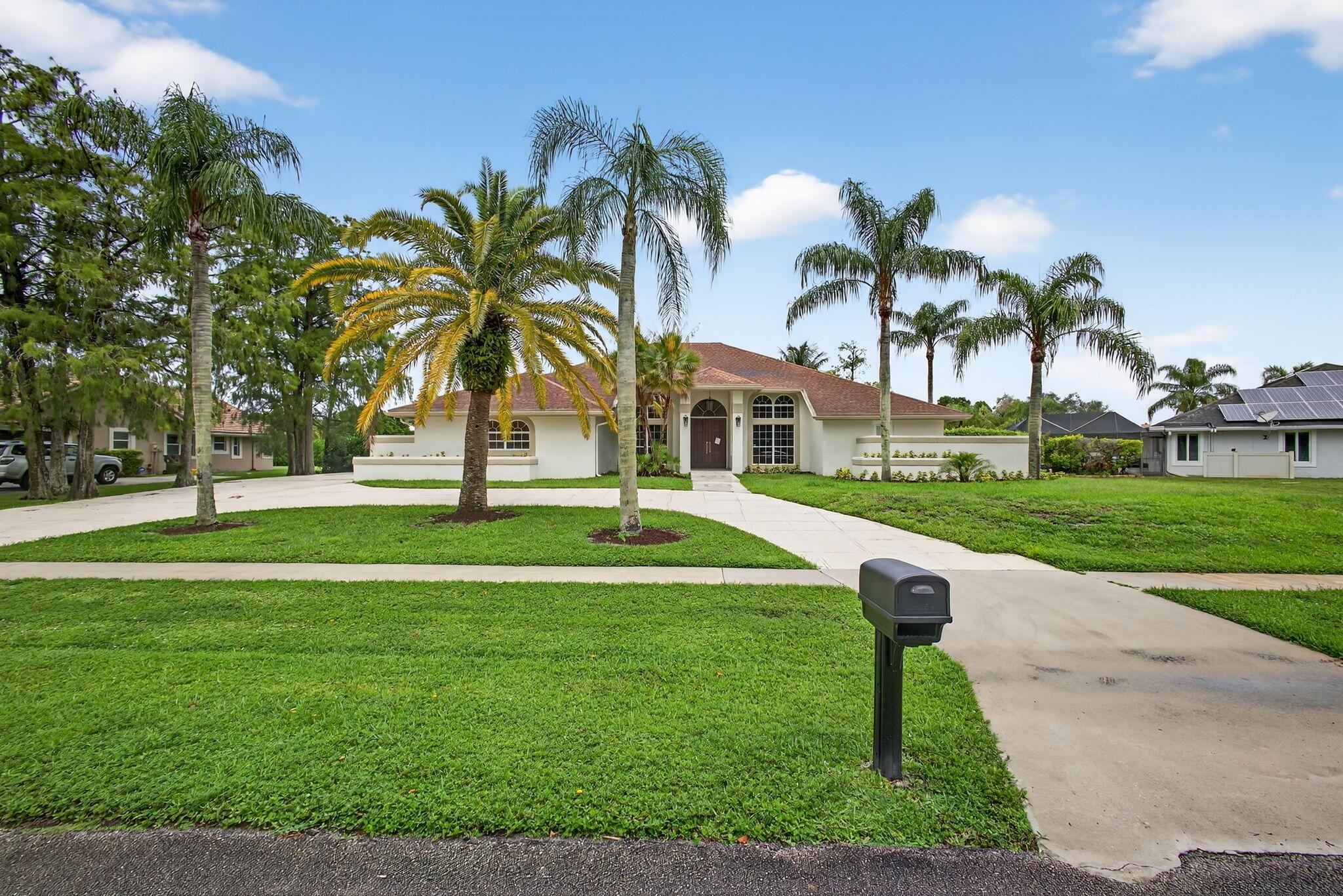 Longlea Ter, Wellington, FL 33414