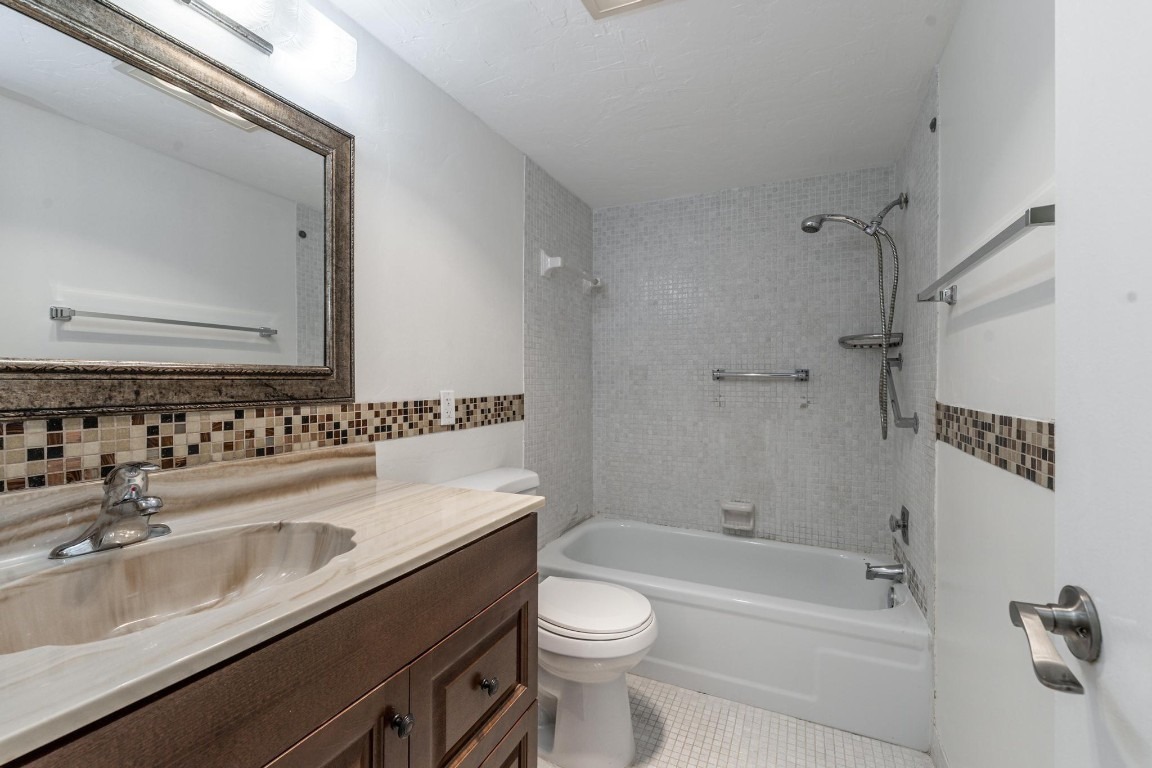Aragon Blvd, Sunrise, FL 33322