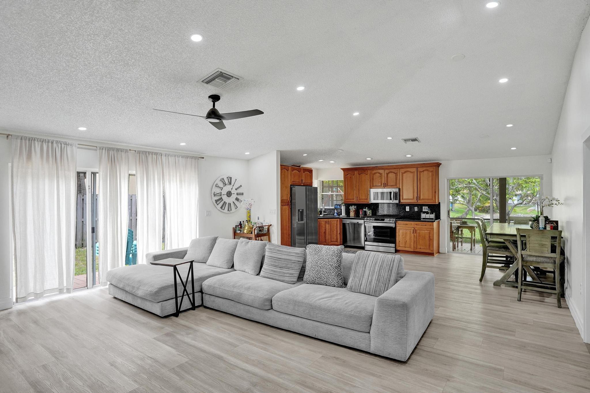 5th Ct, Plantation, FL 33325