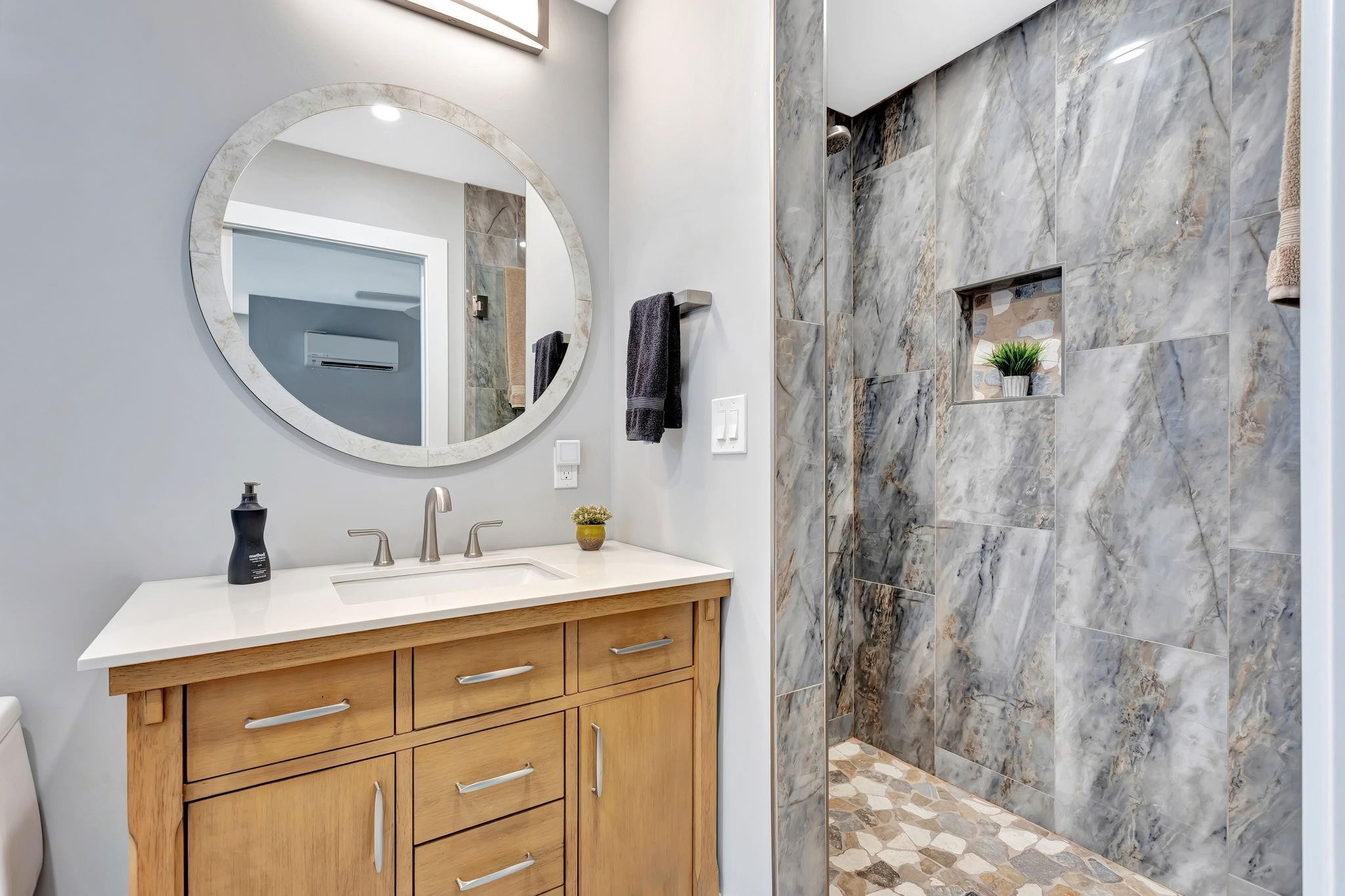 Sundial Cir, Margate, FL 33068