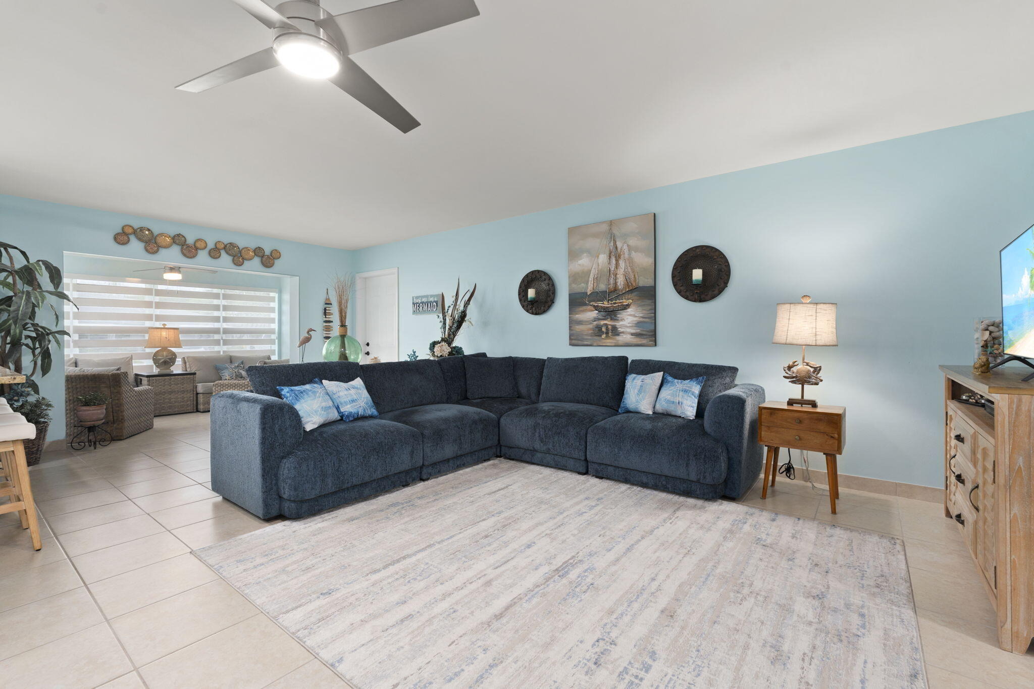 Drive Cir, Delray Beach, FL 33445