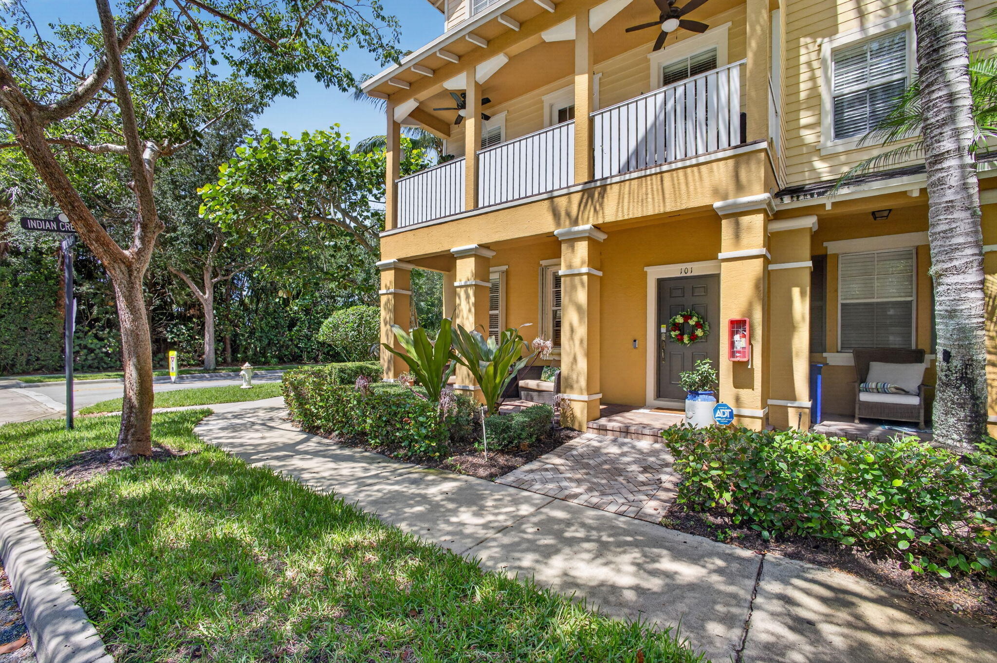 Royal Palm Cir, Jupiter, FL 33458