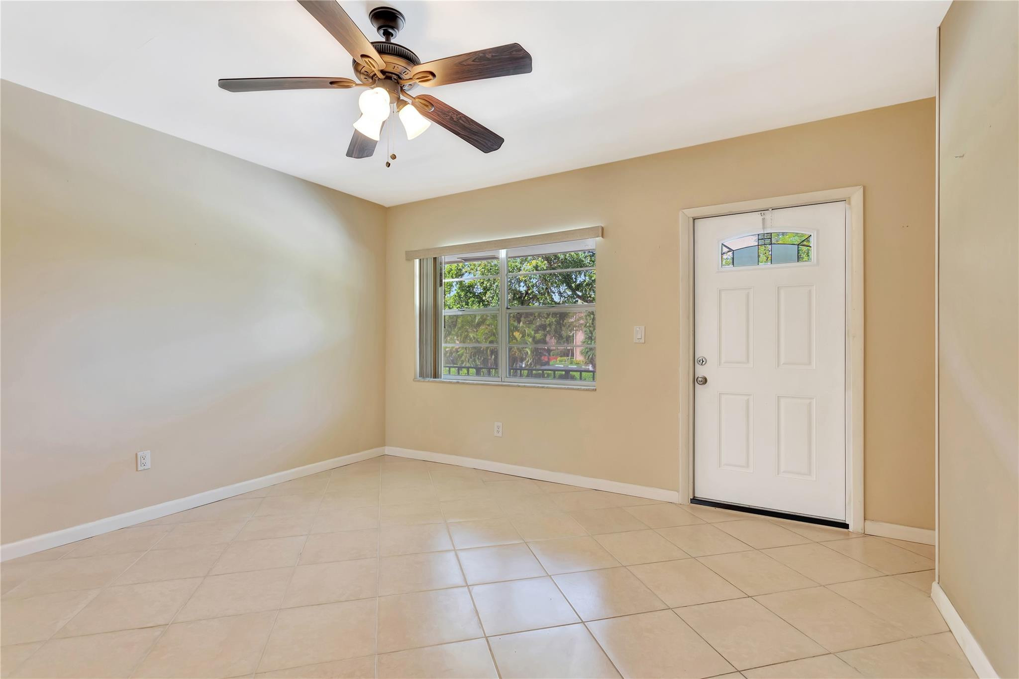 1st St, Margate, FL 33063