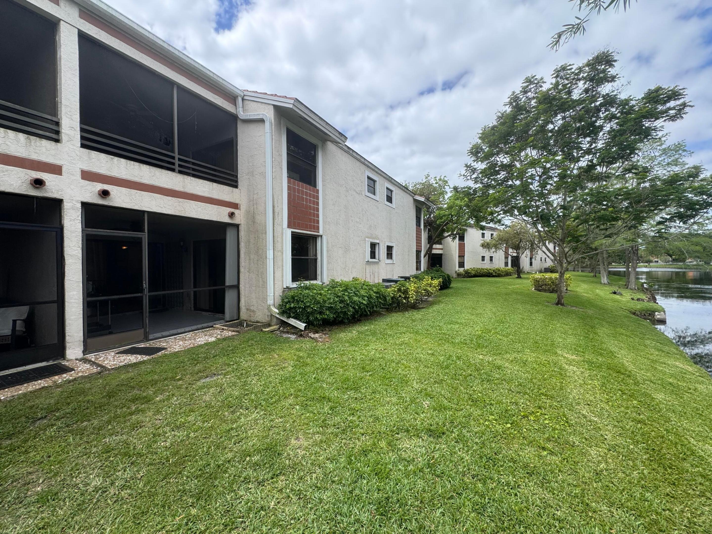 3rd Ct, Plantation, FL 33324