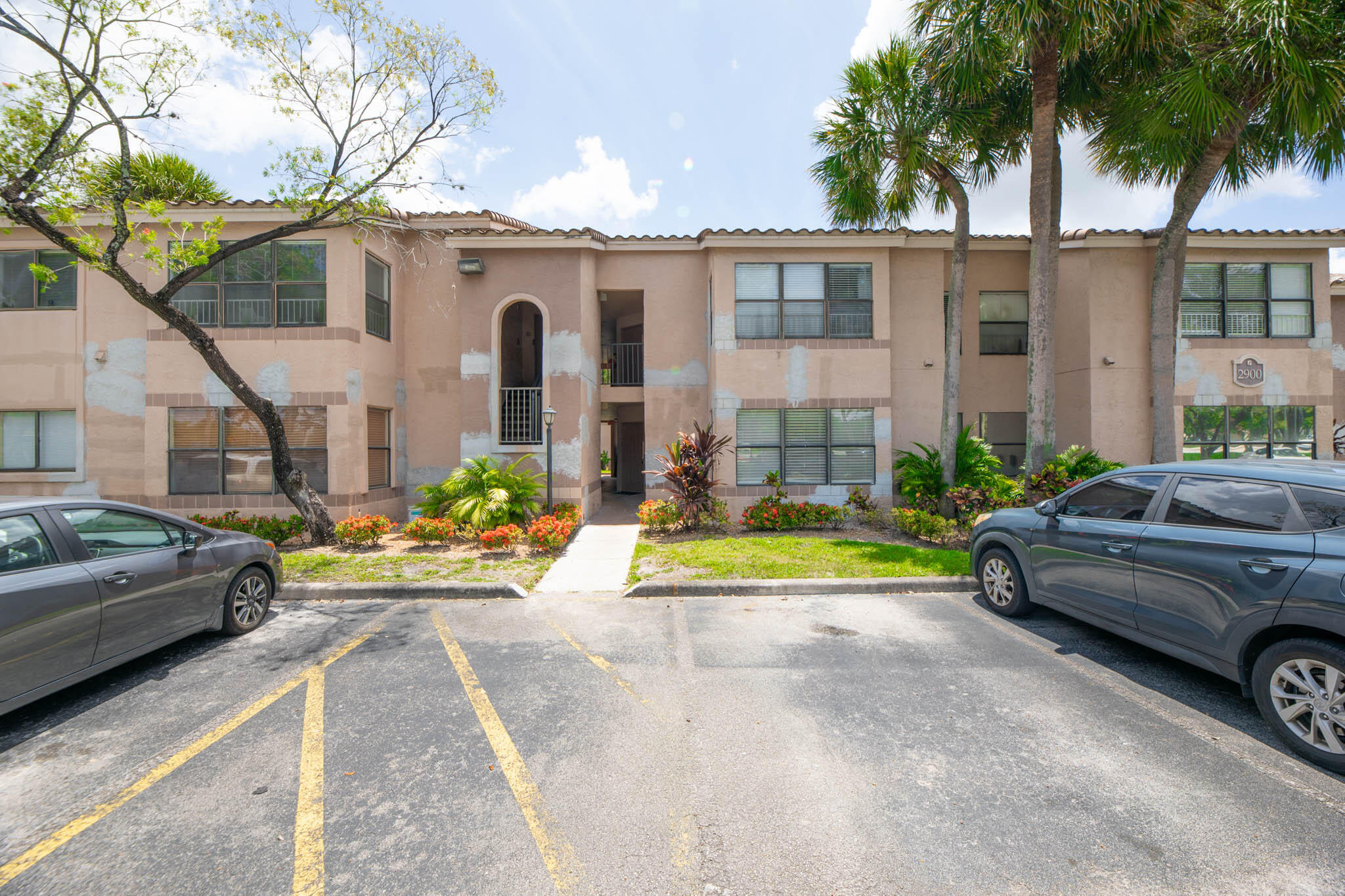 University Dr, Davie, FL 33328