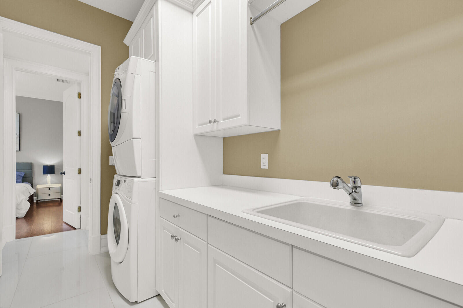 Bella Strano , Port Saint Lucie, FL 34984 #1