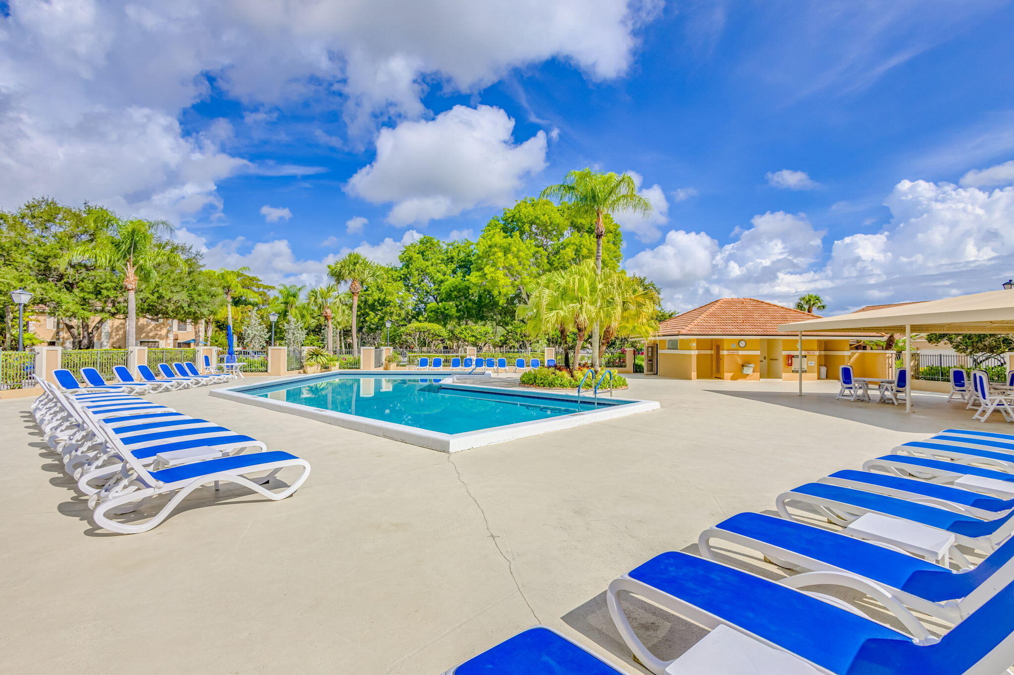 Prestwick Cir, Palm Beach Gardens, FL 33418 #1
