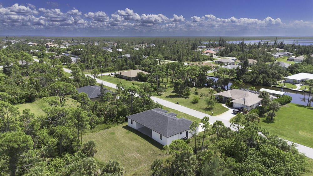 Brainbridge Cir, Port Charlotte, FL 33981