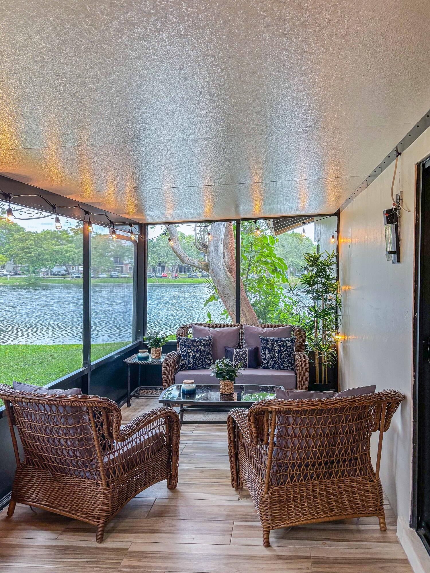 Spring Bluff Pl, Lauderhill, FL 33319