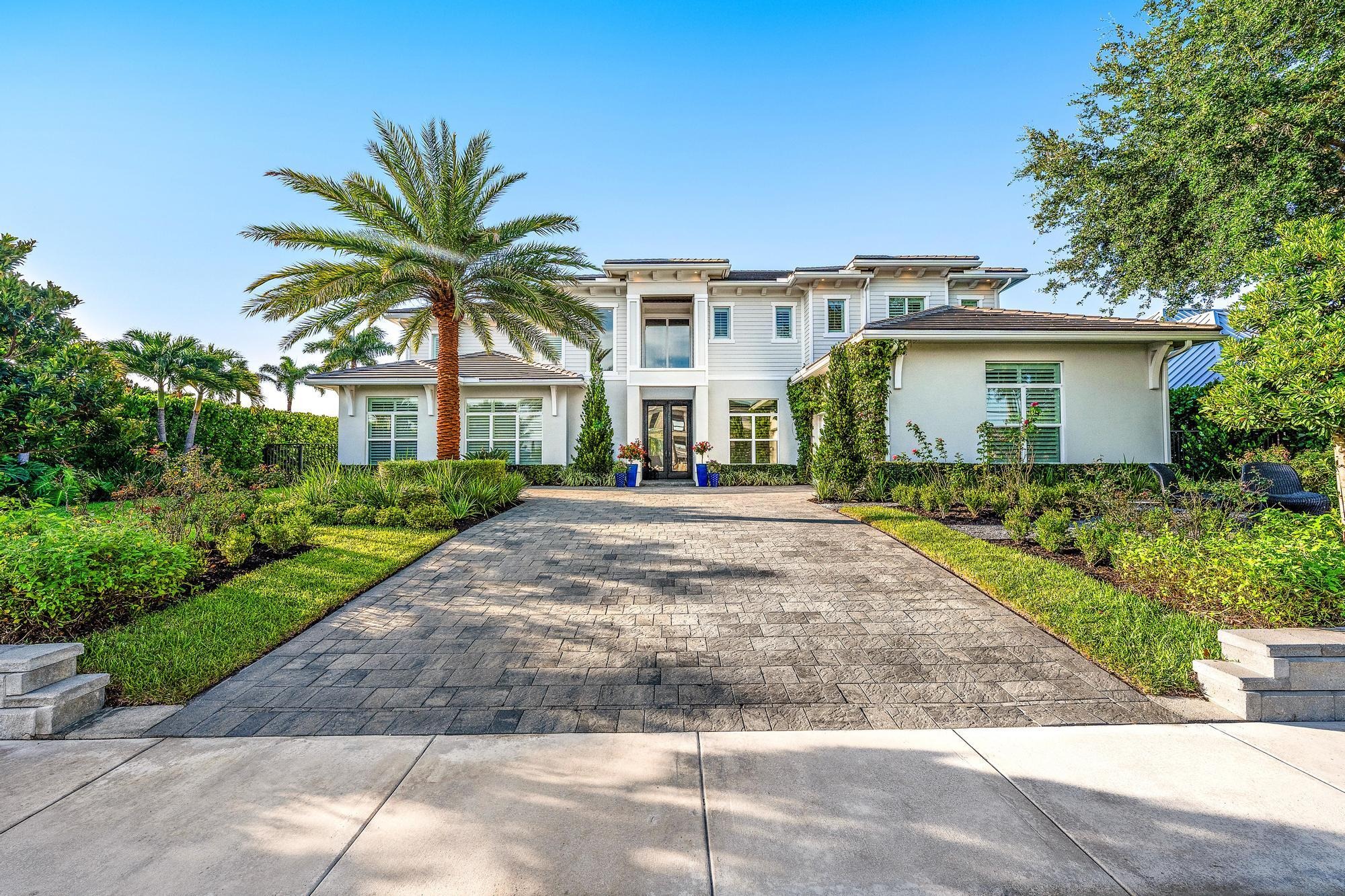 Driftwood Cir, West Palm Beach, FL 33410