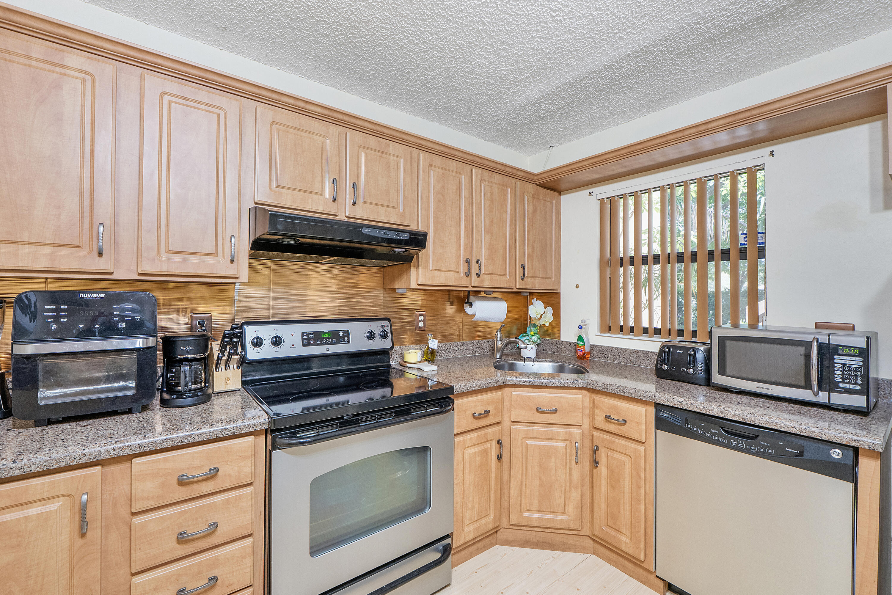 47th Ave, Coconut Creek, FL 33063