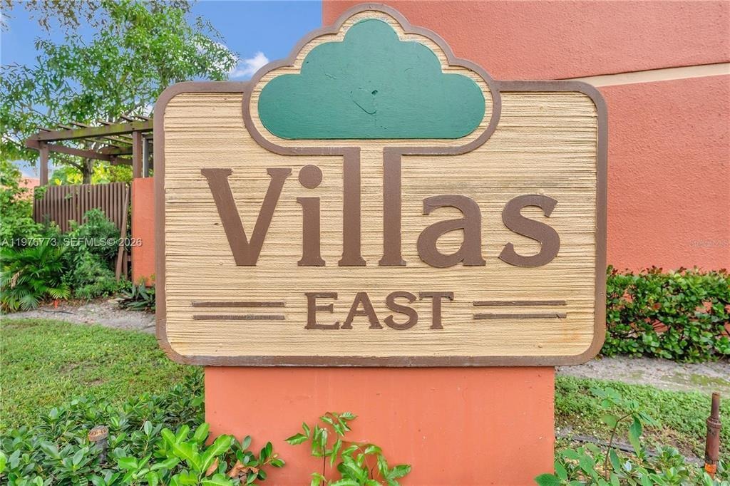 Laguna Ln, Pembroke Pines, FL 33026