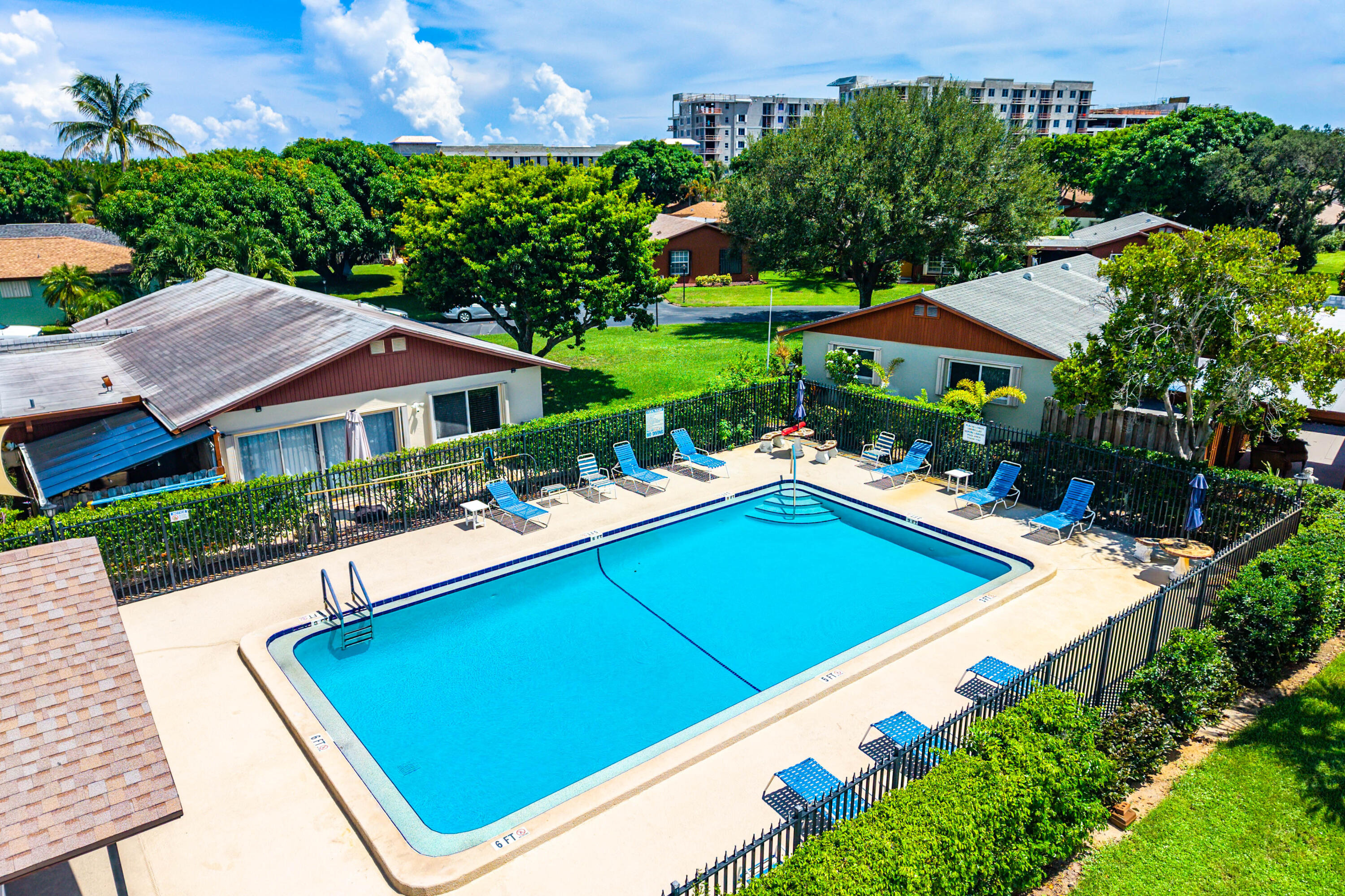 27th Ln, Boynton Beach, FL 33435
