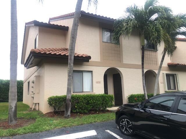 Las Brisas Cir, Boca Raton, FL 33433