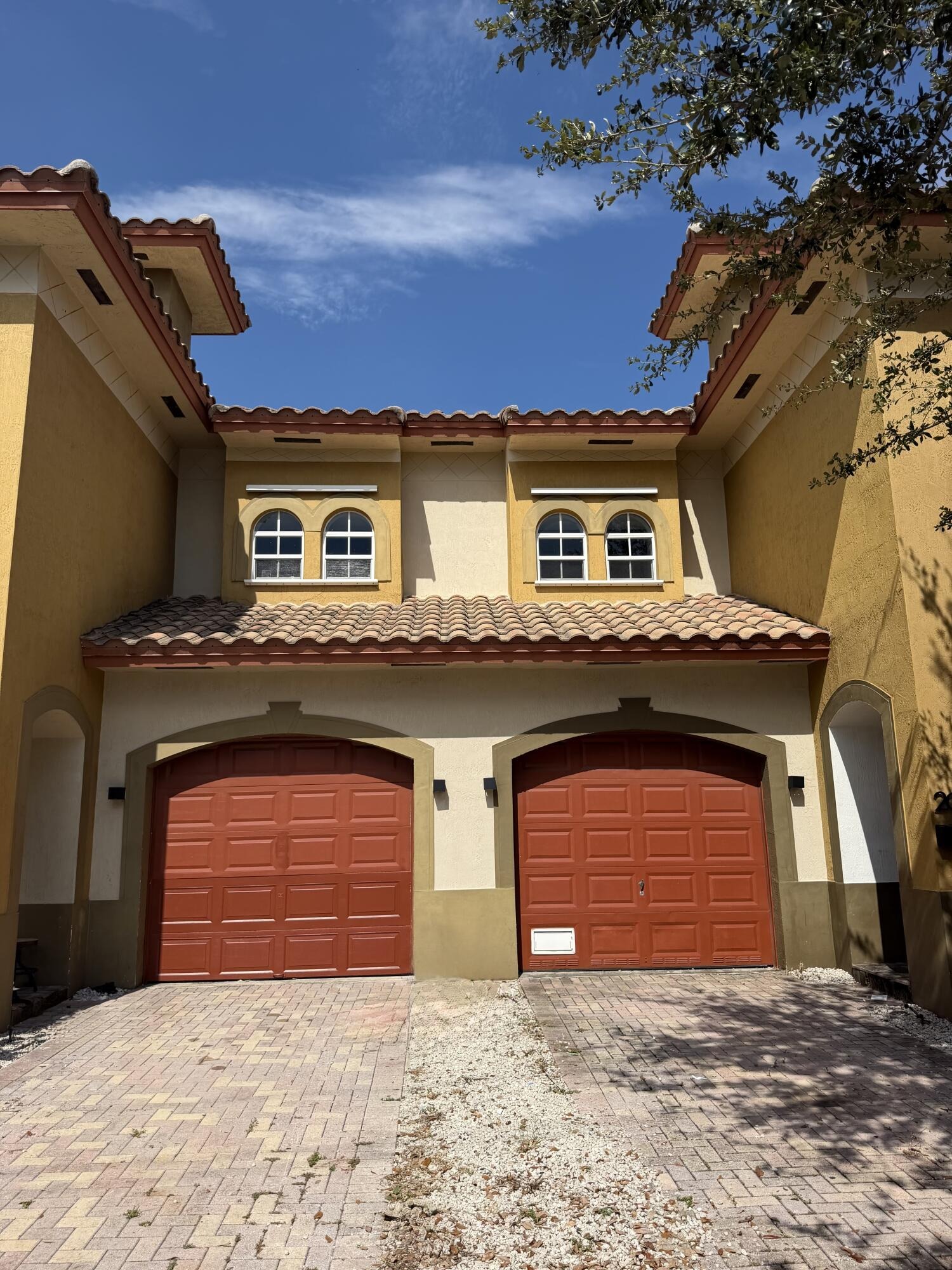 12th Ave, Fort Lauderdale, FL 33311