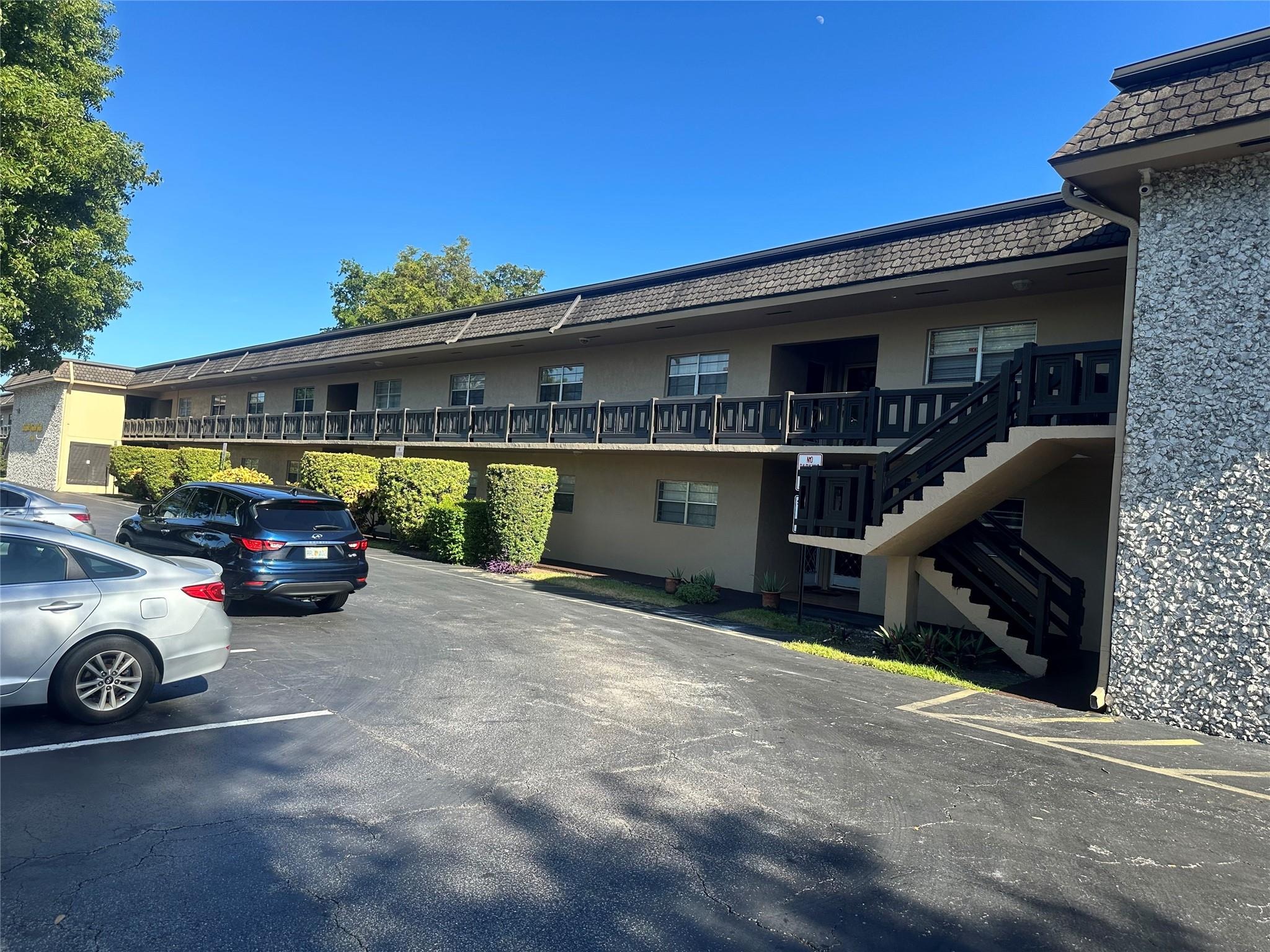 17th Pl, Sunrise, FL 33313 #1