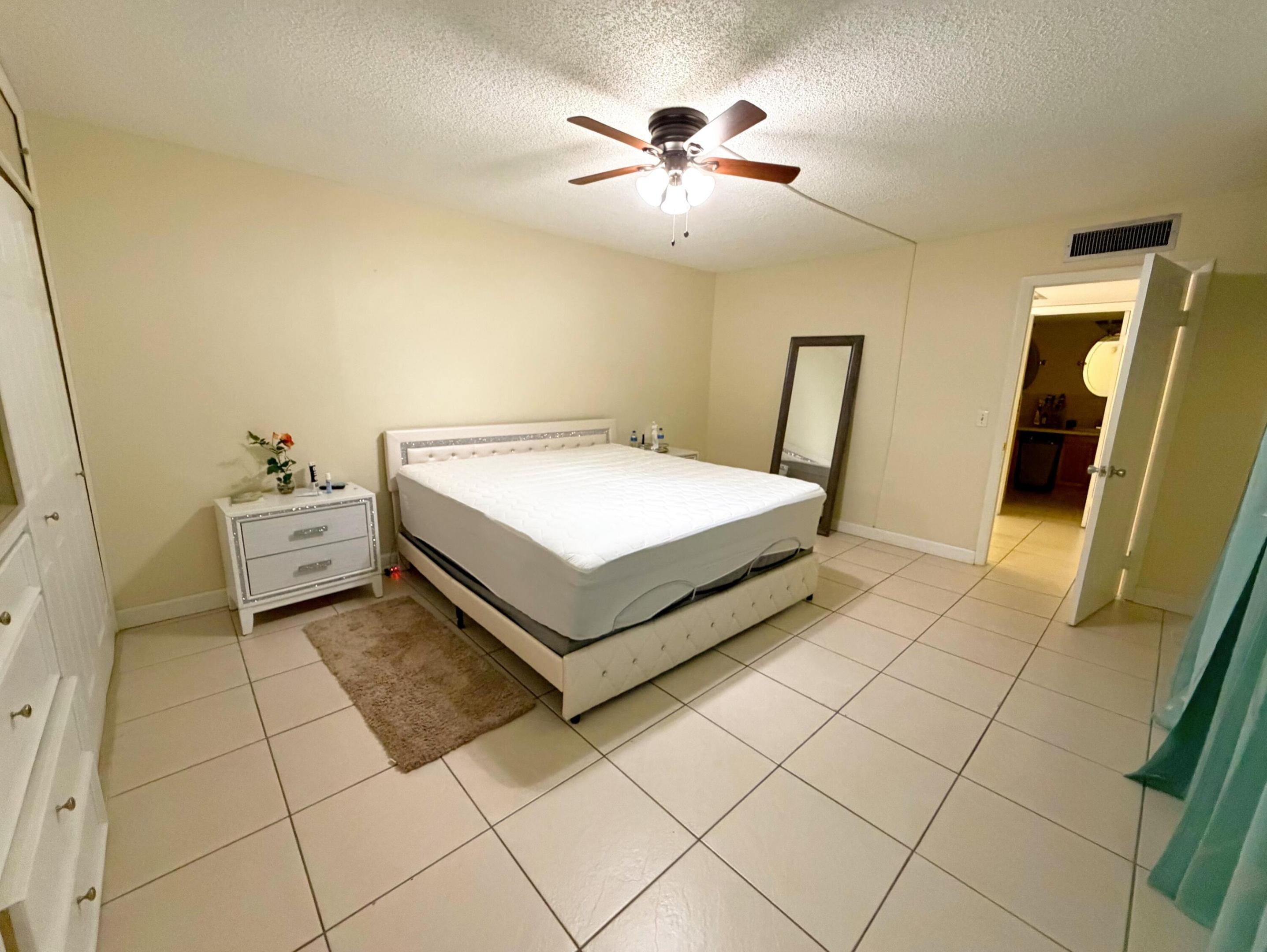 Forest Lakes Cir, West Palm Beach, FL 33406