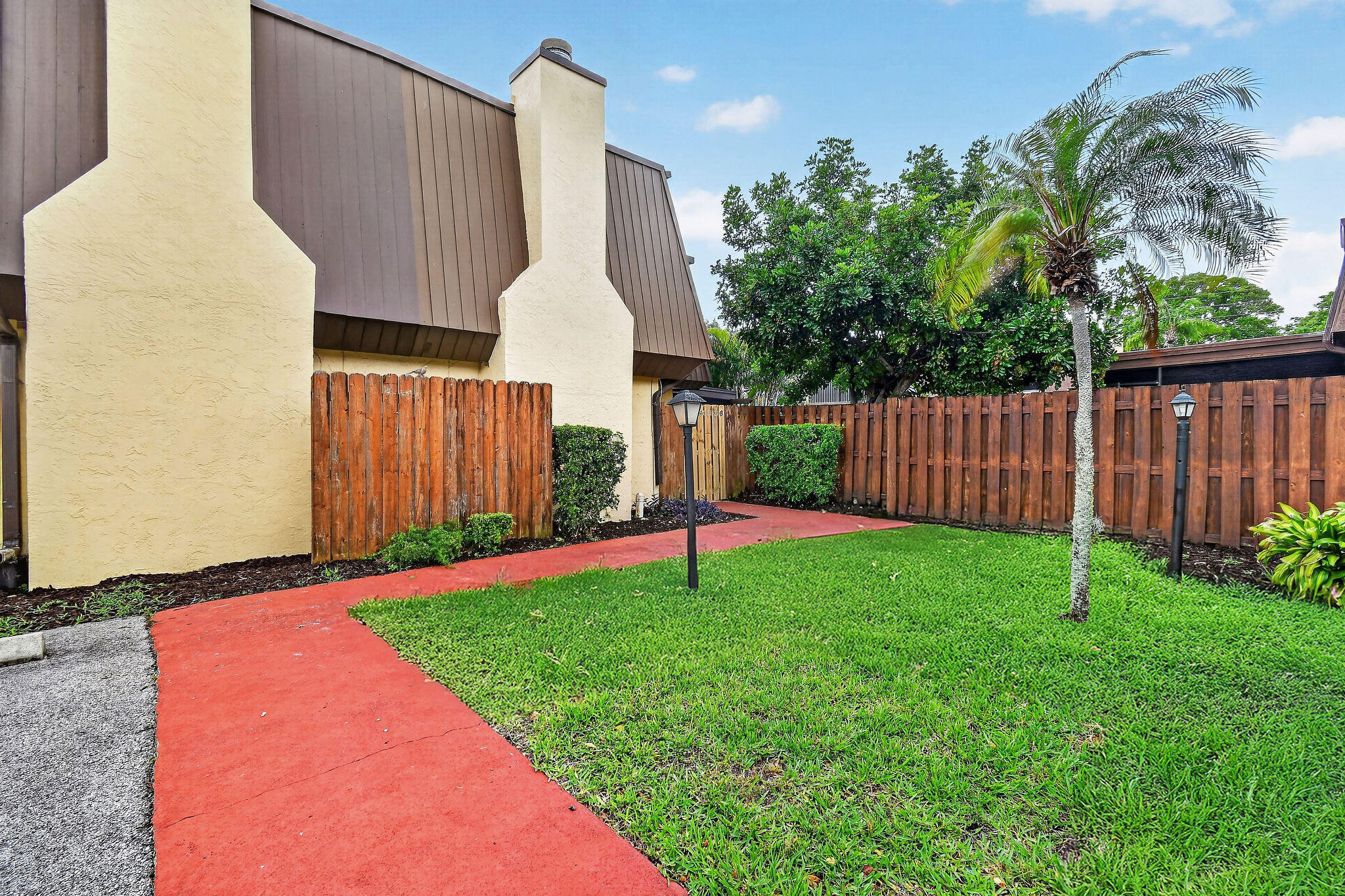 Gardens East Dr, Palm Beach Gardens, FL 33410