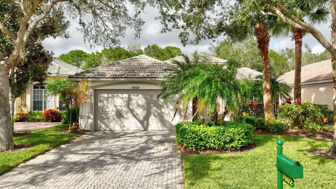 Greenbrier Cir, Port Saint Lucie, FL 34986