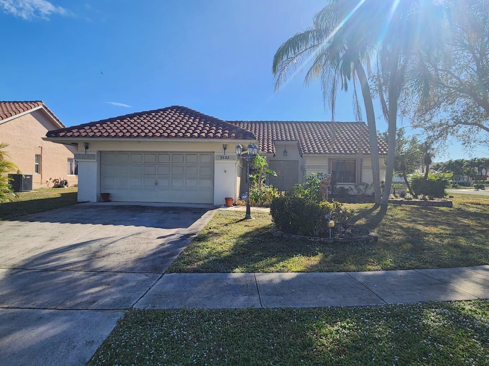 Laurel Green Dr, Boynton Beach, FL 33437