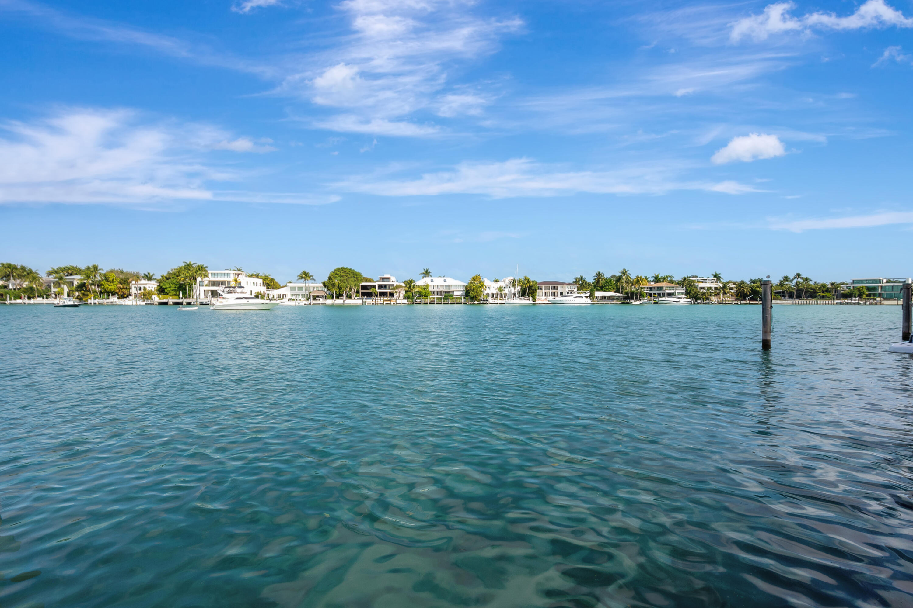 Mashta Dr, Key Biscayne, FL 33149