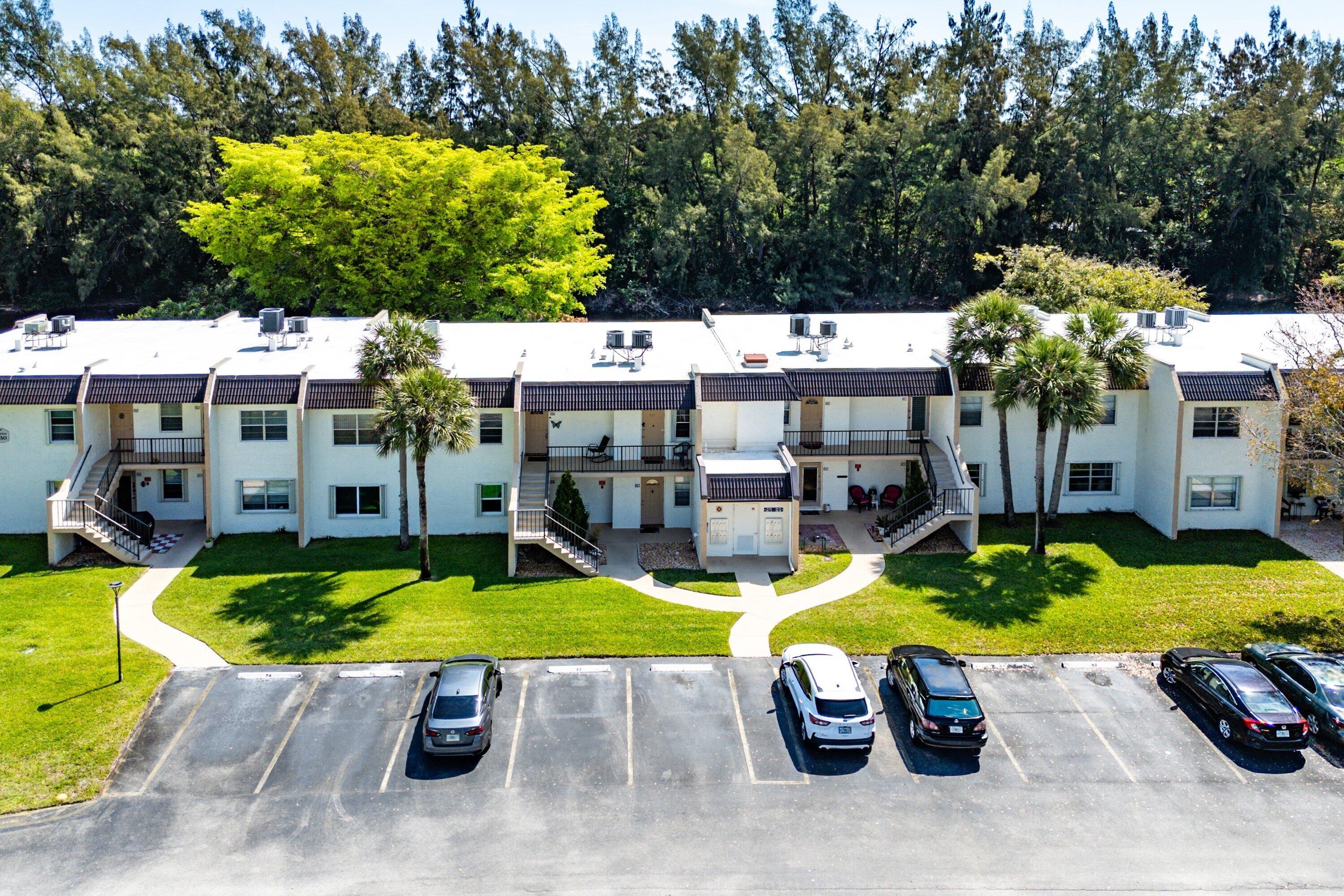 Lake Meryl Dr, West Palm Beach, FL 33411