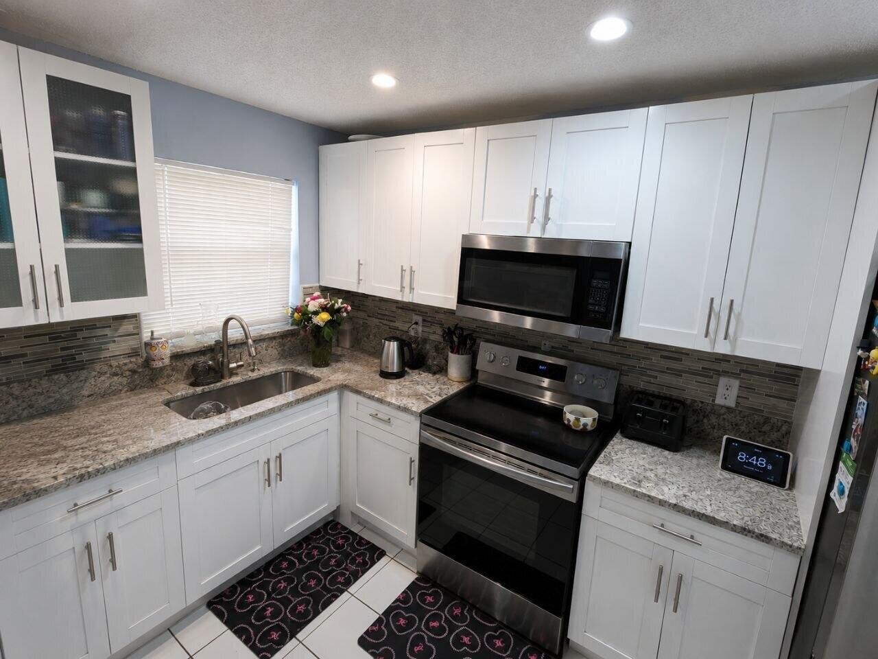 7th Pl, North Lauderdale, FL 33068