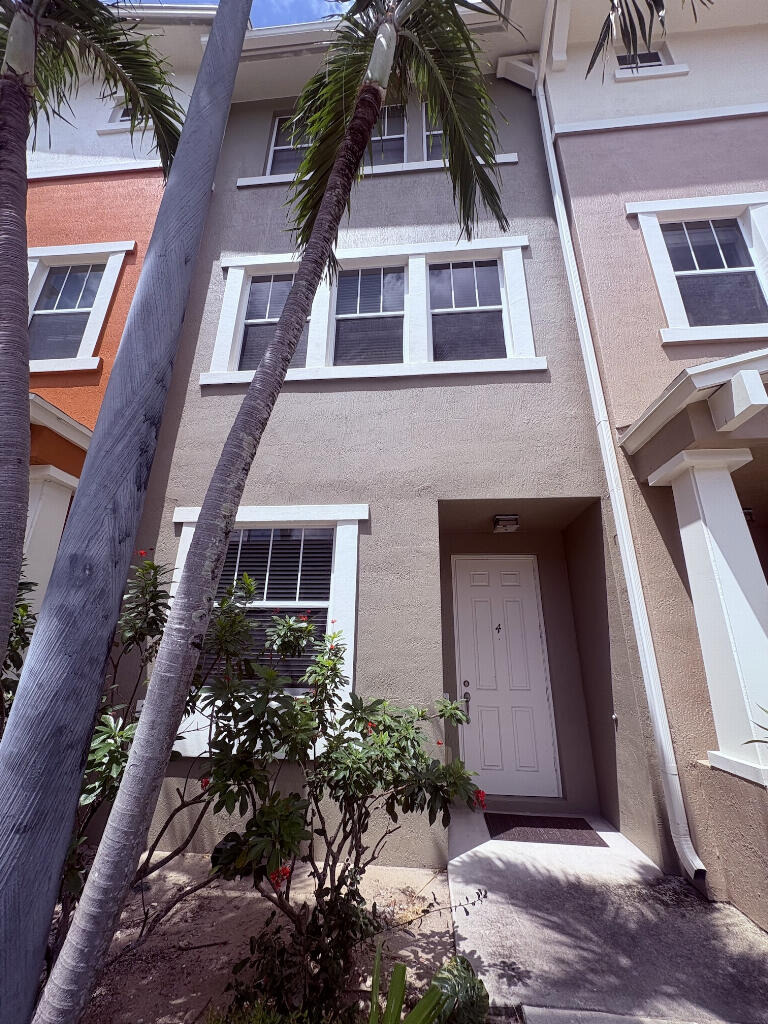 San Benito Way, West Palm Beach, FL 33401