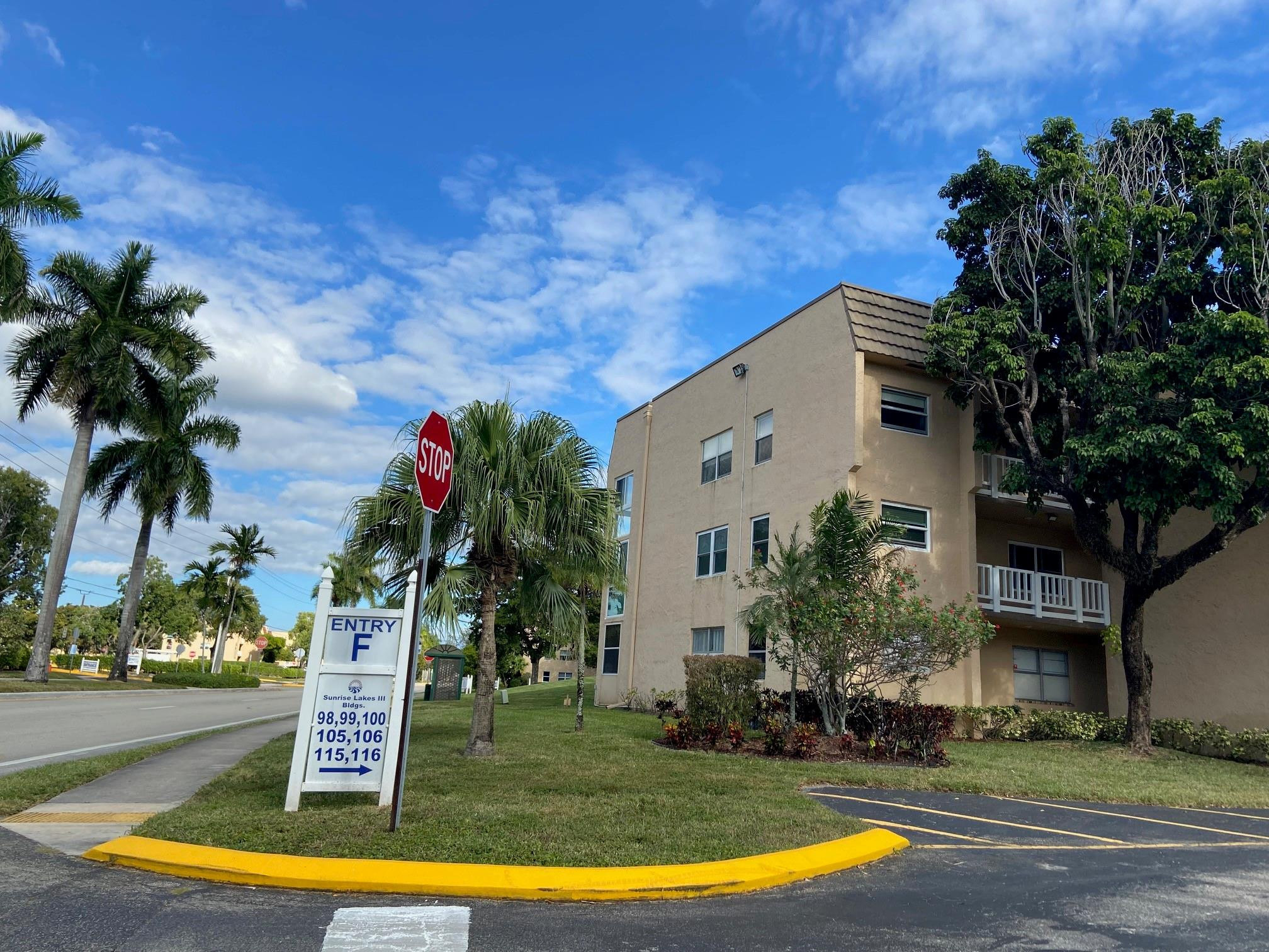 Sunrise Lakes Blvd, Sunrise, FL 33322