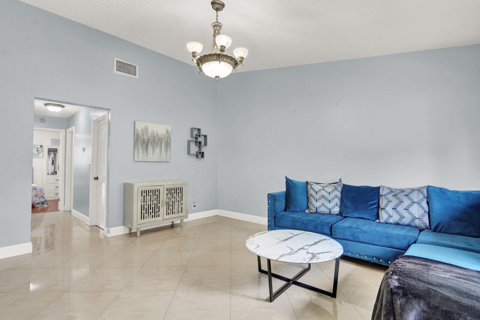 Bosque Ln, West Palm Beach, FL 33415