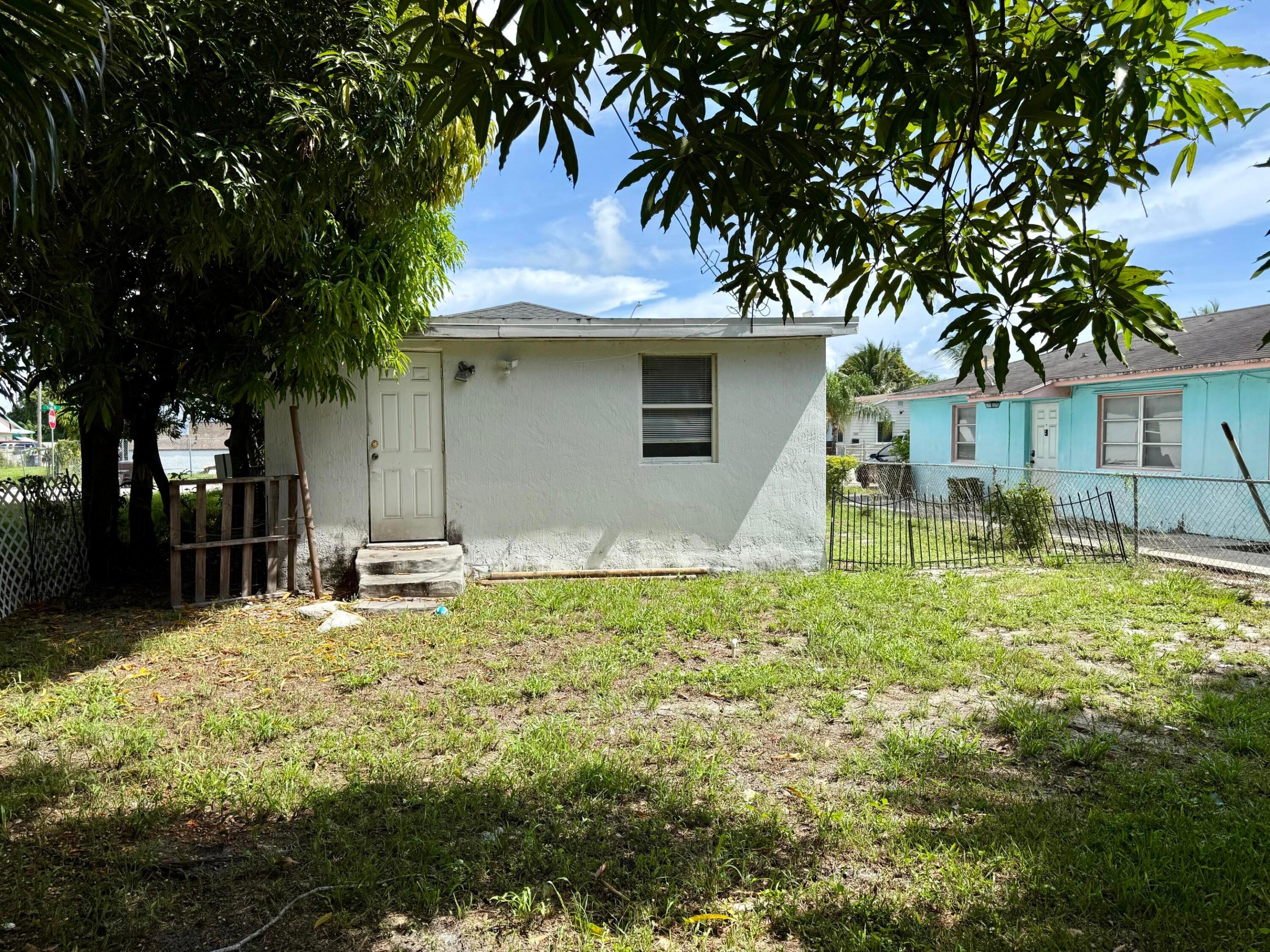 State St, West Palm Beach, FL 33407 #1