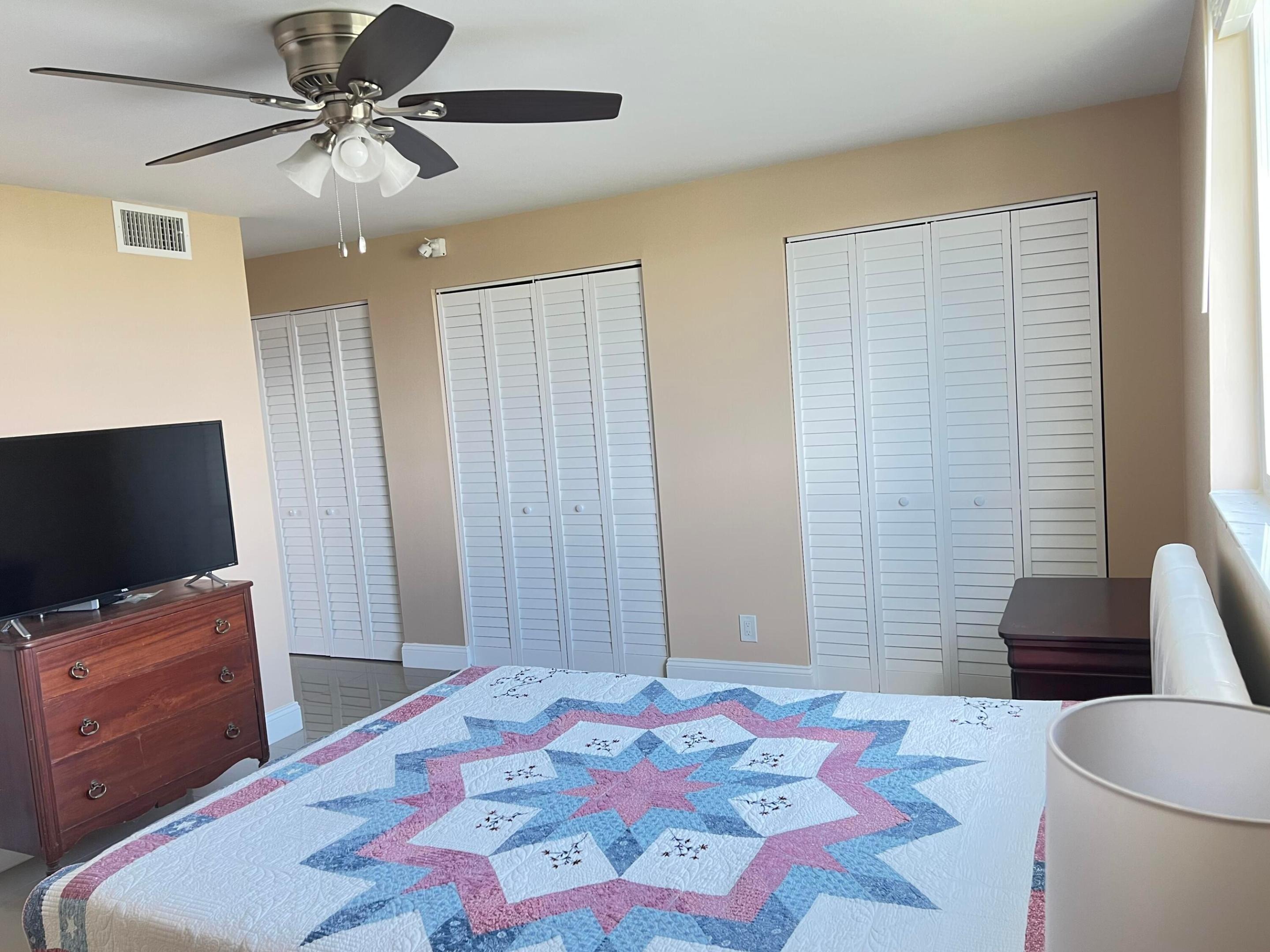 3rd St, Dania, FL 33004