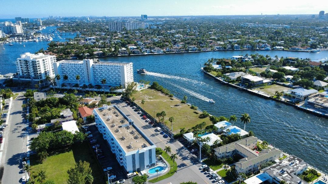 Bayshore Dr, Fort Lauderdale, FL 33304