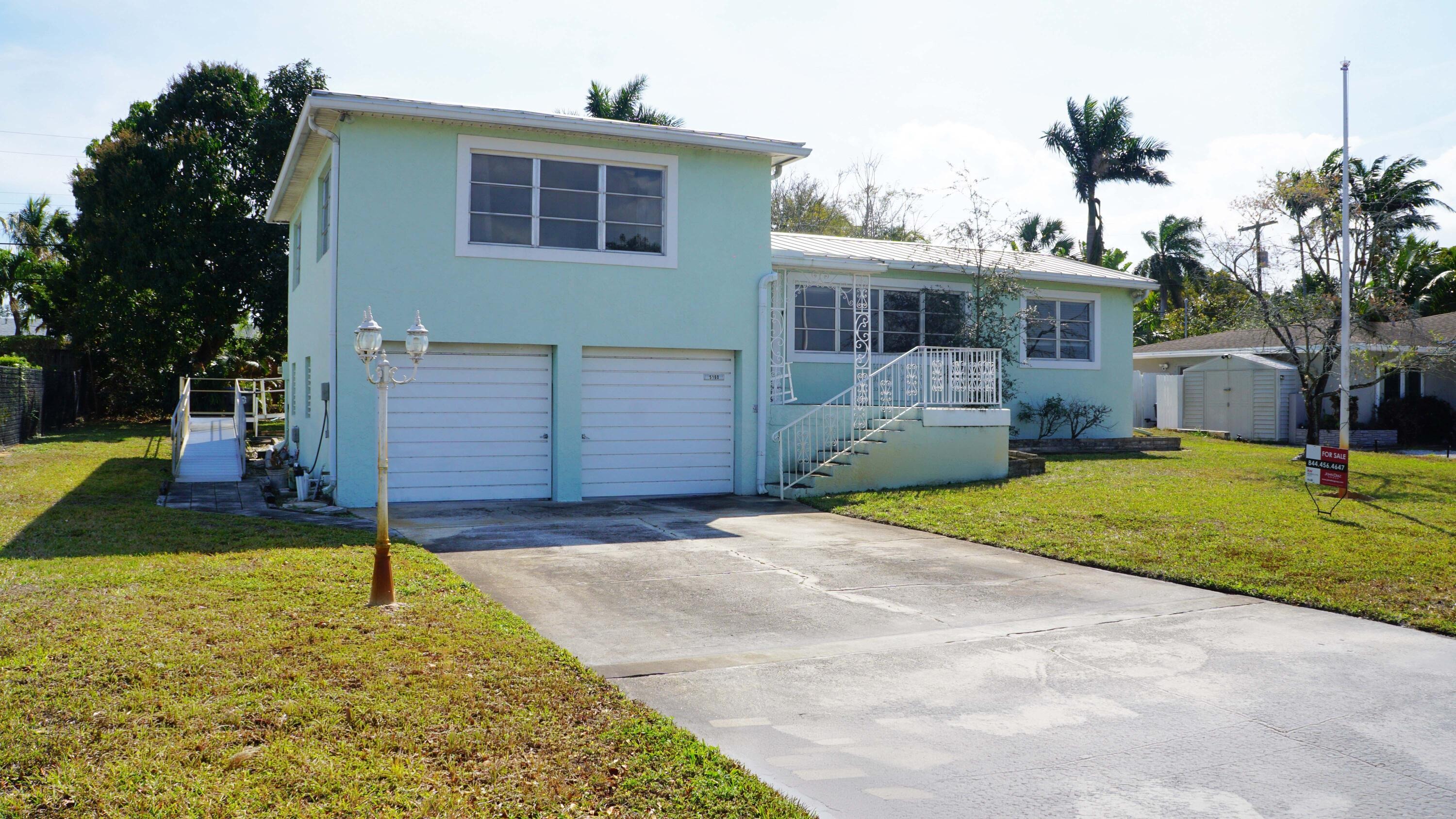 Lake Osborne Dr, Lake Worth, FL 33461