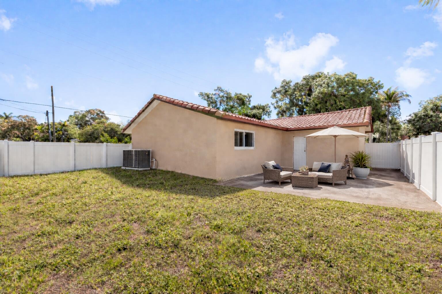 15th Ave, Fort Lauderdale, FL 33312