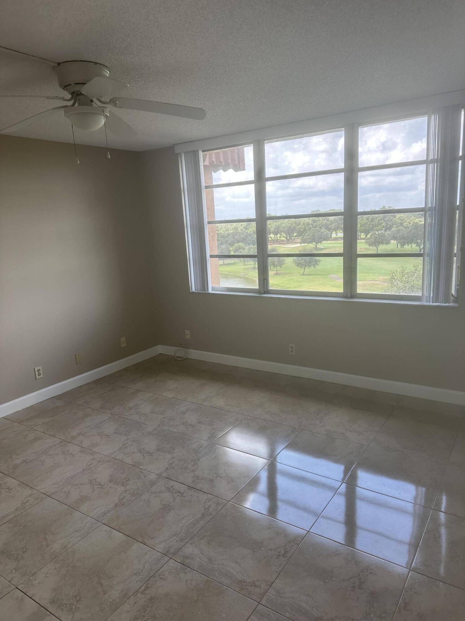 Rolling Hills Cir, Davie, FL 33328