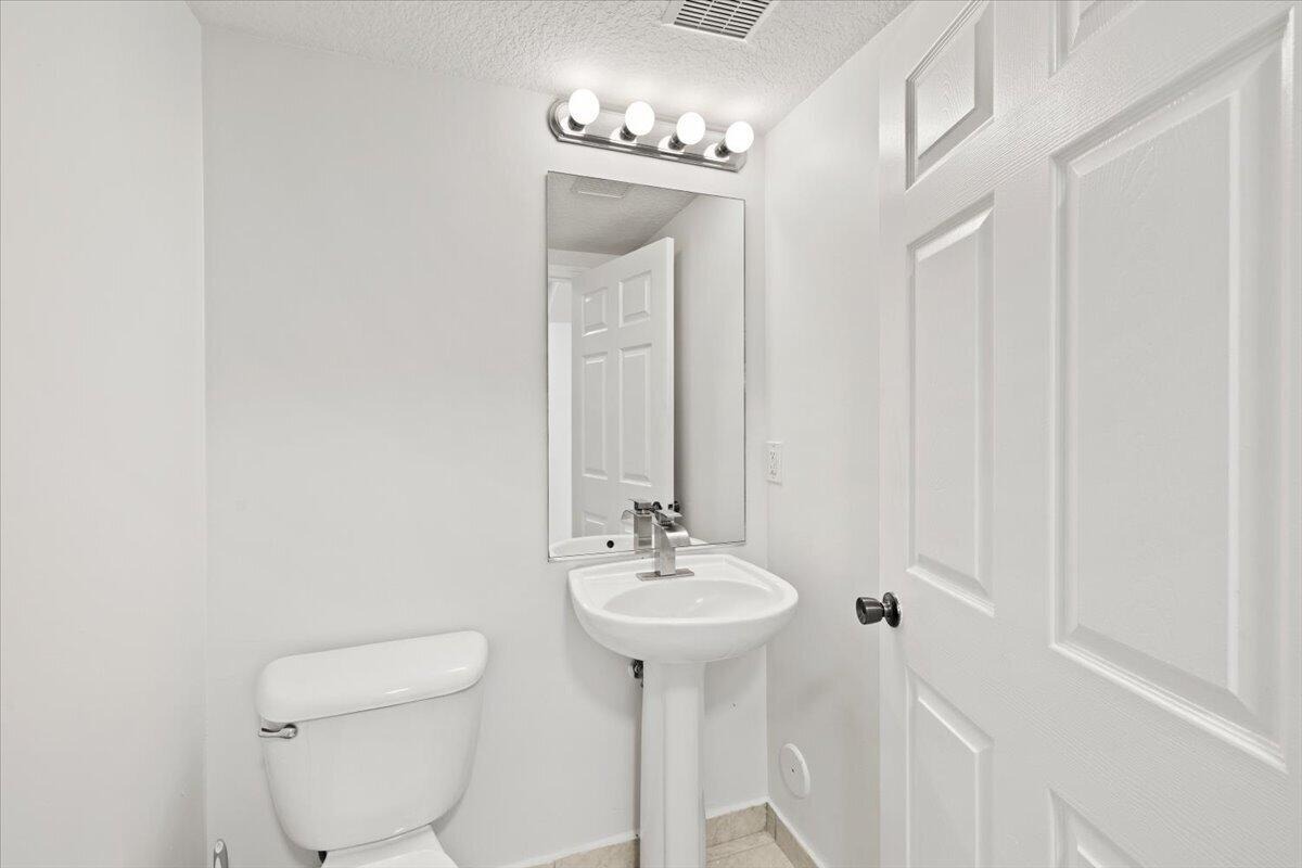 Leeward Ln, Fort Lauderdale, FL 33312